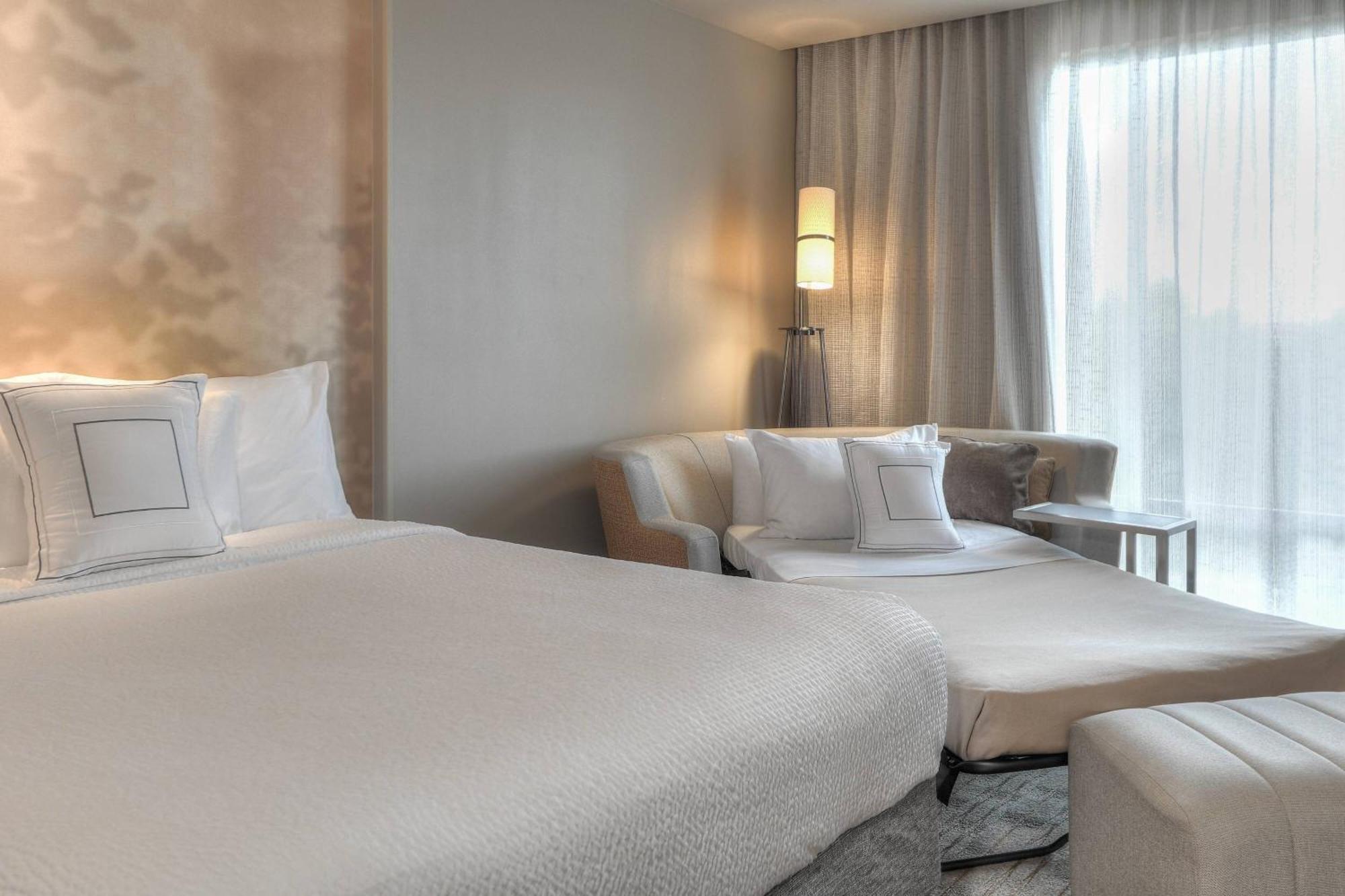 2 Queen, Extended Room, Sofa Bed,1632281795:JPEG