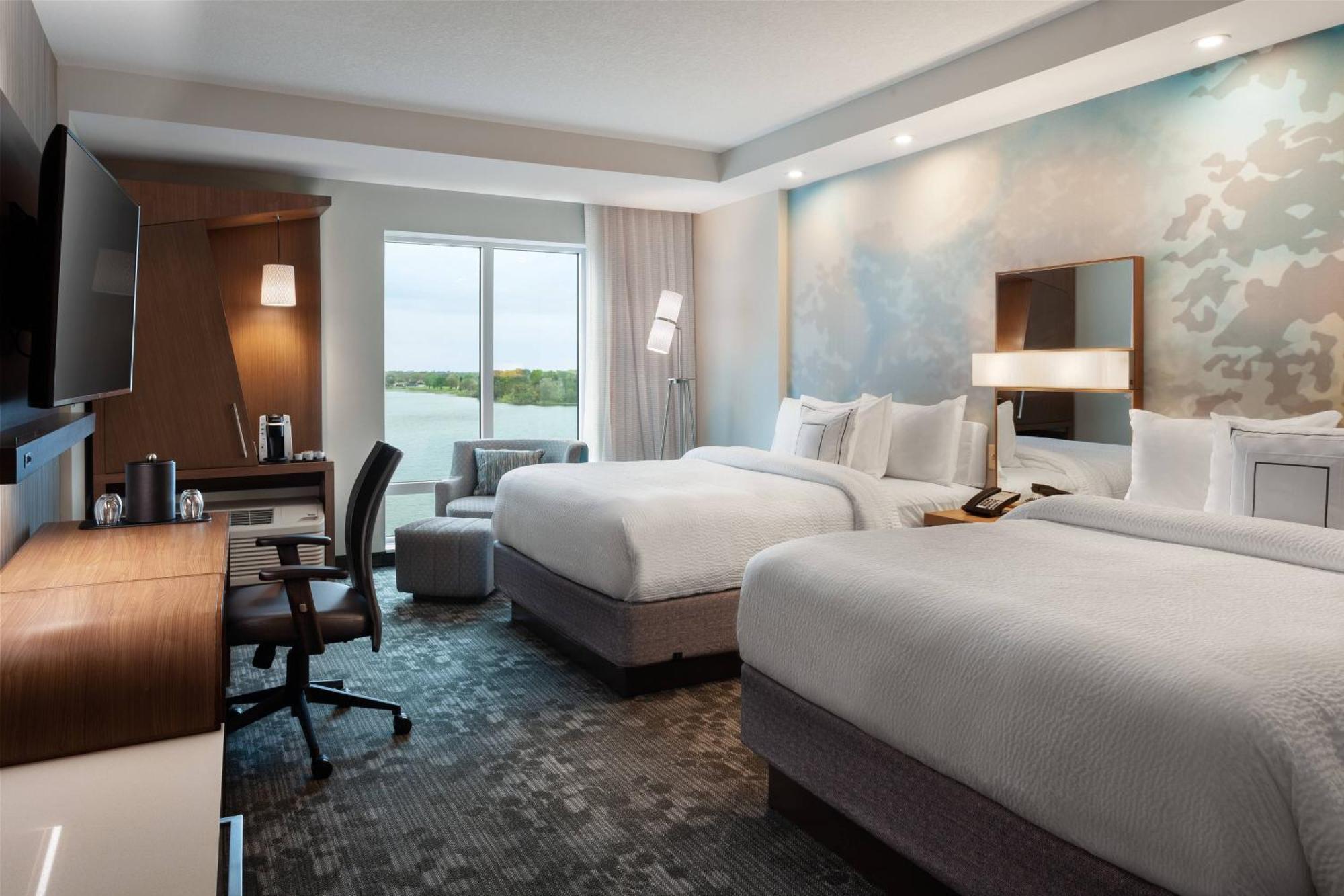 Deluxe Queen Room with Two Queen Beds and Water View - Hearing Accessible