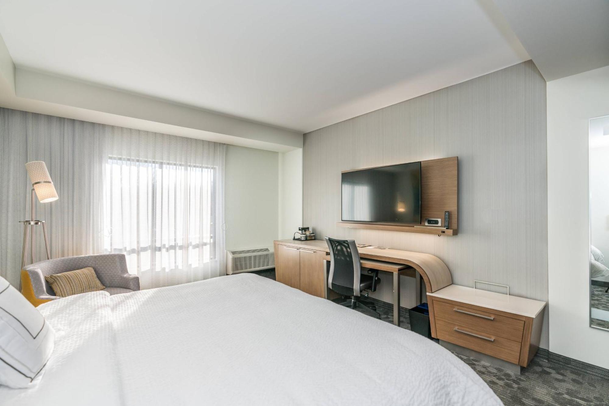 Guest room, 1 King, Sofa bed