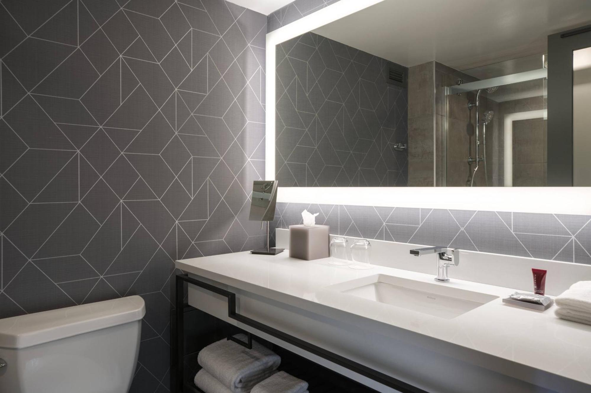 Guest Room, 1 King