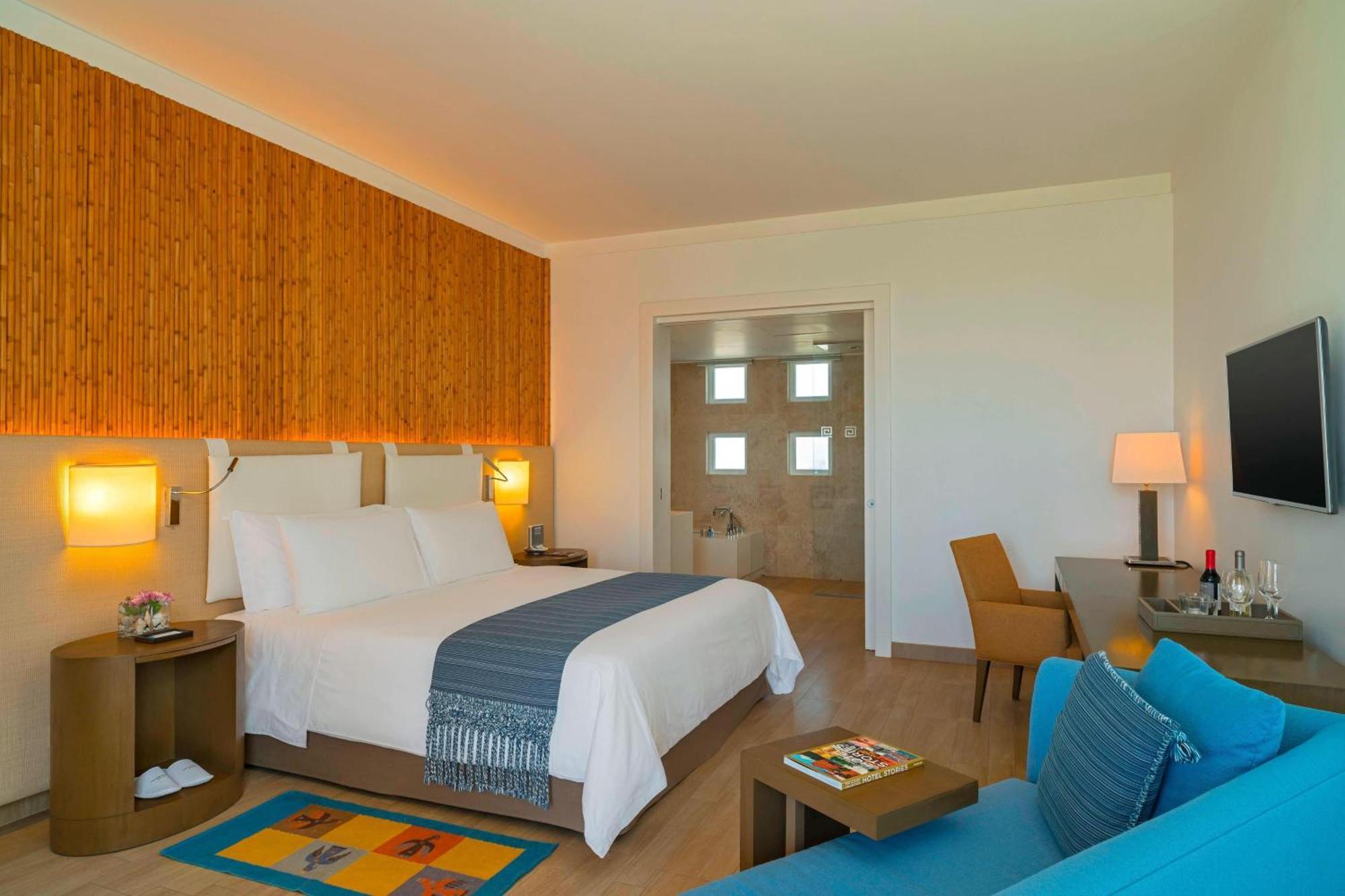 Terrace, Suite, 1 King, Sofa Bed, Oceanfront