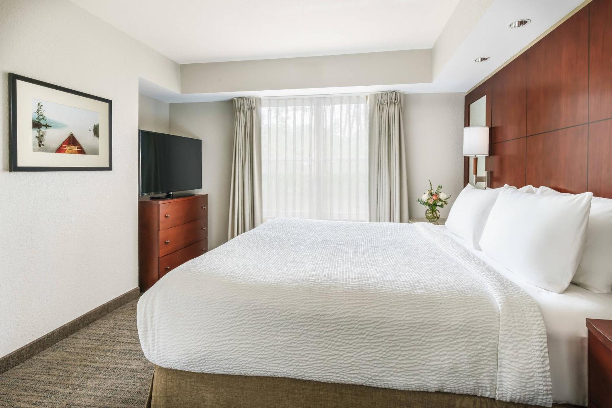 One-Bedroom King Suite