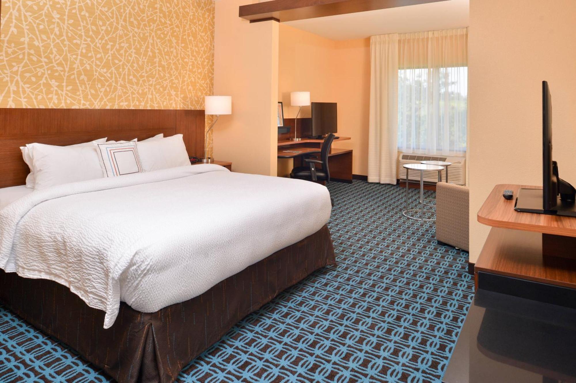 King Suite with Sofa Bed - Hearing Accessible