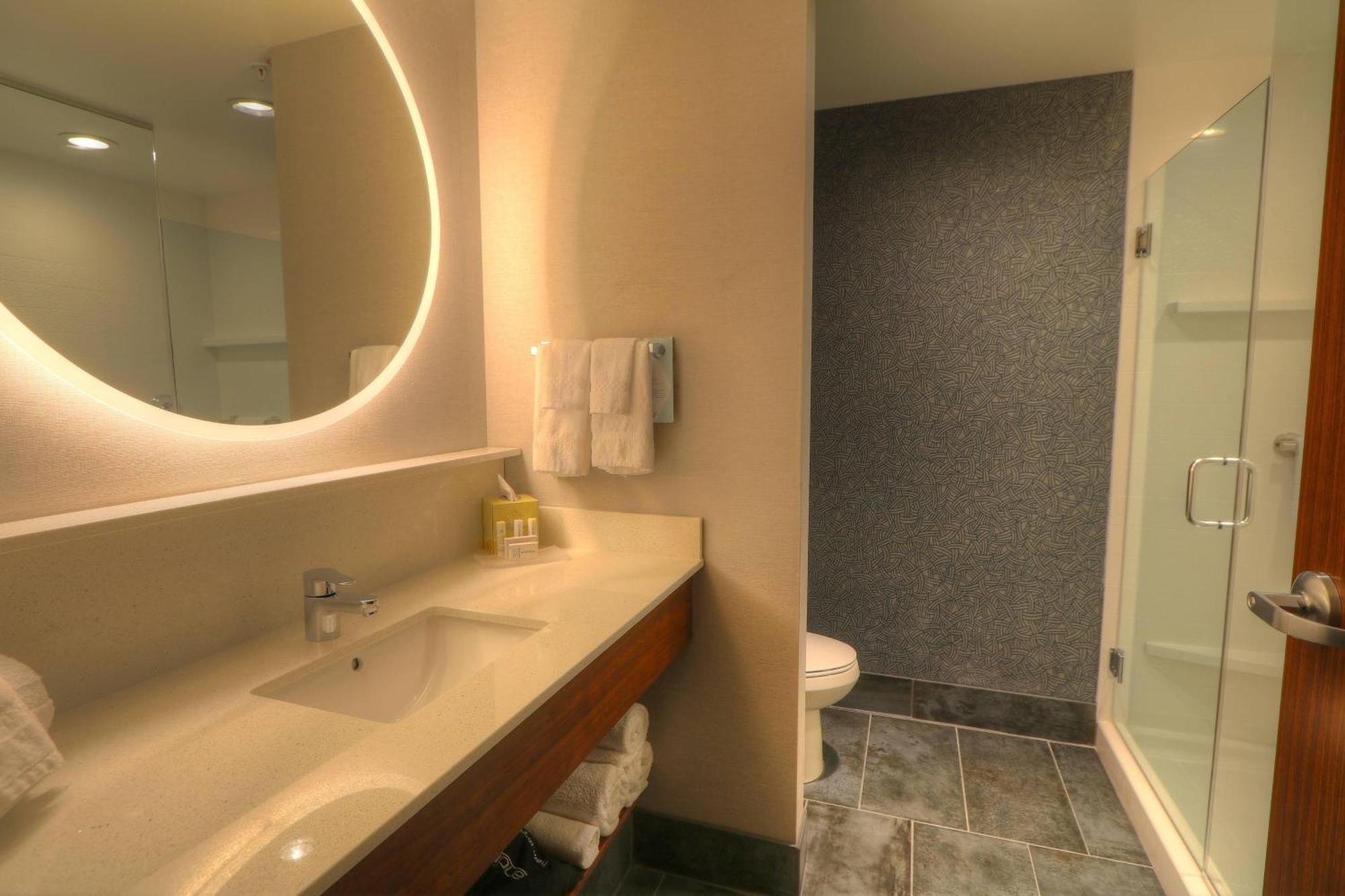 King Room with Sitting Area and Sofa Bed,1633031116:JPEG