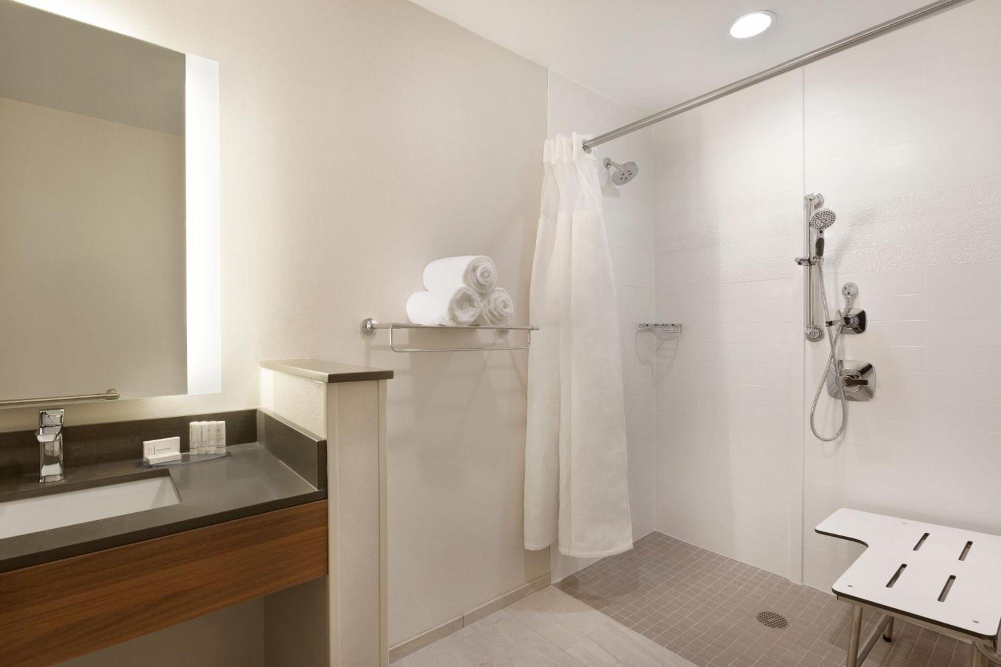 King Room - Hearing Accessible