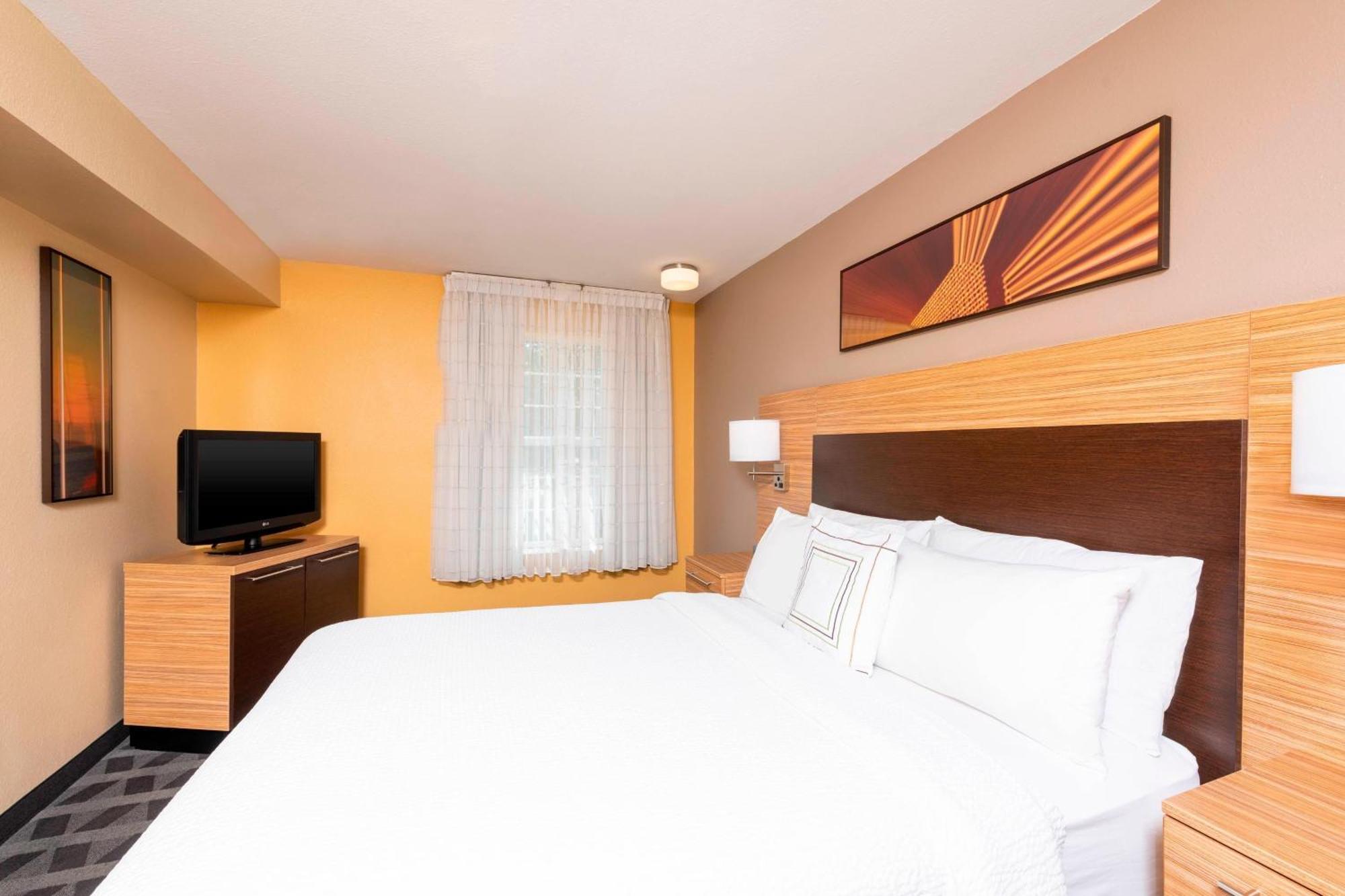 One-Bedroom Queen Suite with Sofa Bed