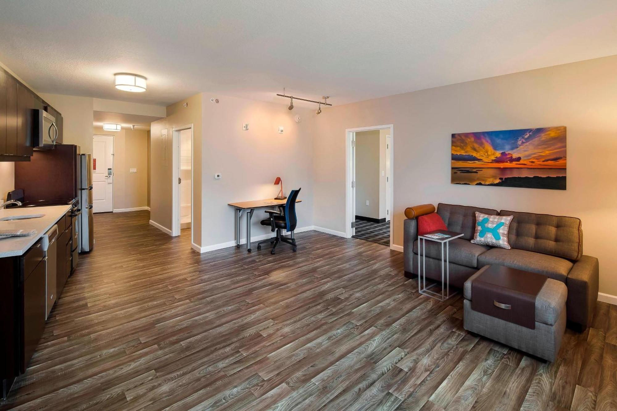Deluxe One-Bedroom Queen Suite with Sofa Bed
