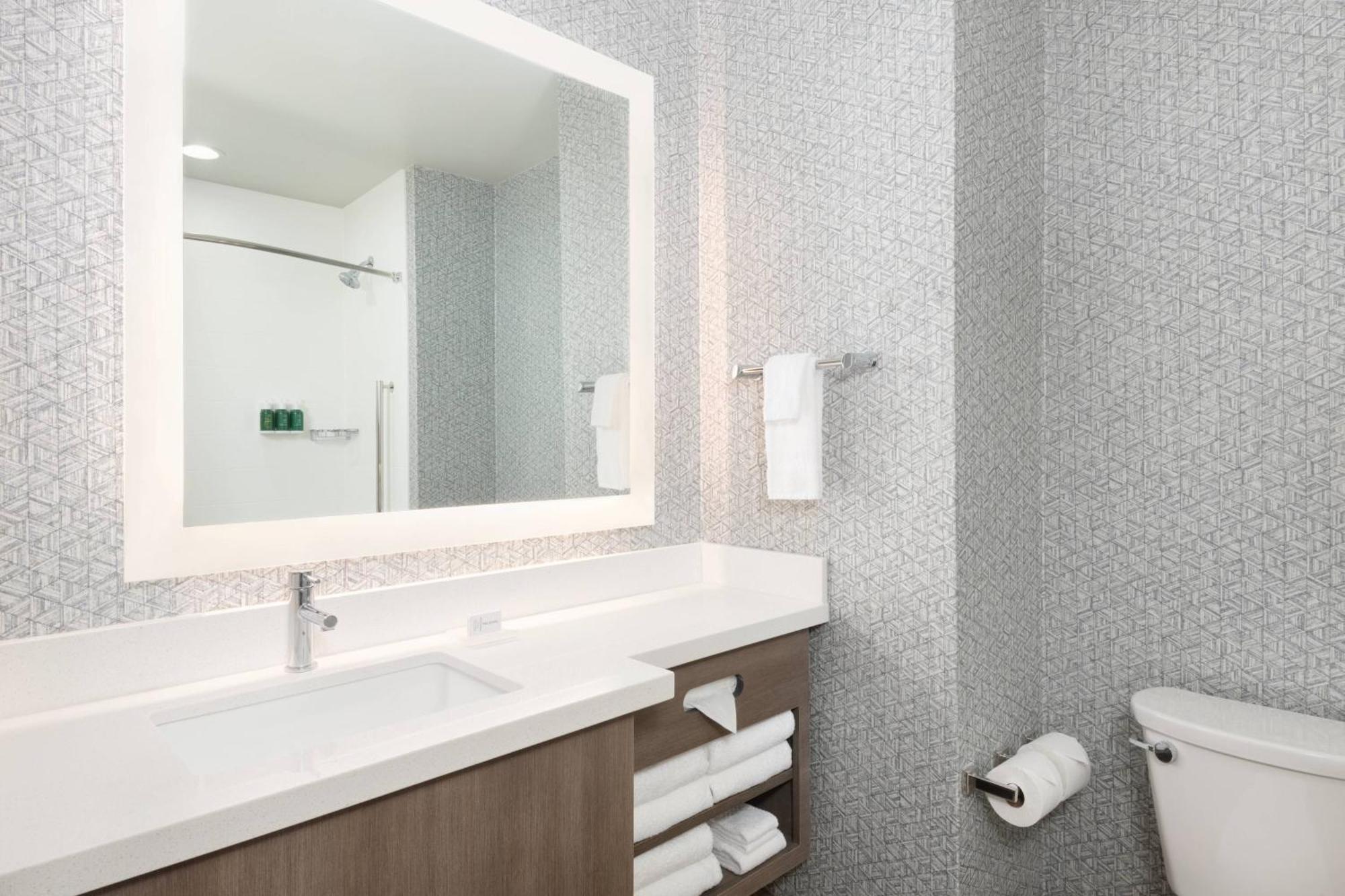 Suite, 2 Queen, Sofa bed, Gulf view, Balcony,1633711753:JPEG