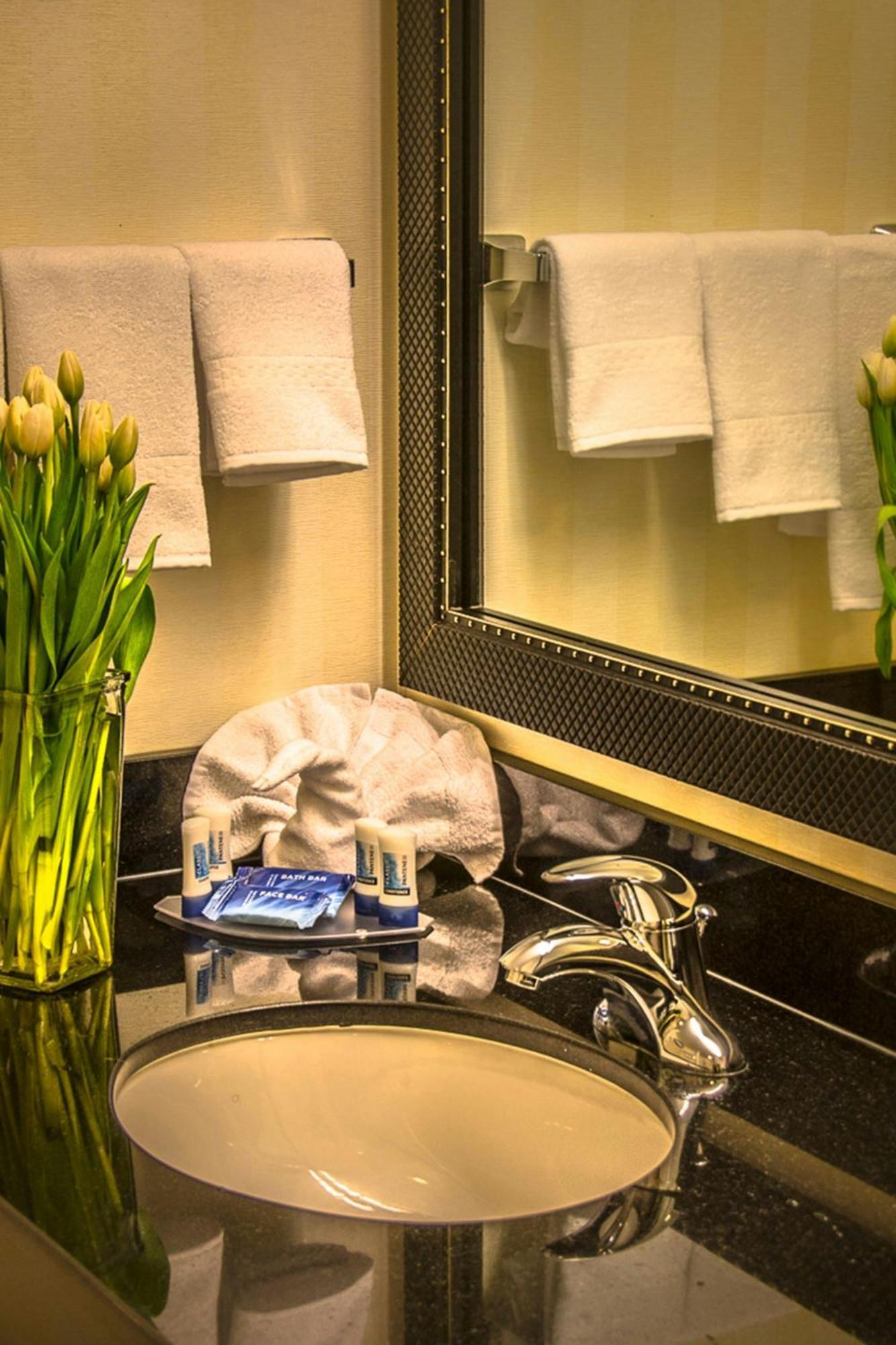 King Room,1634401830:JPEG