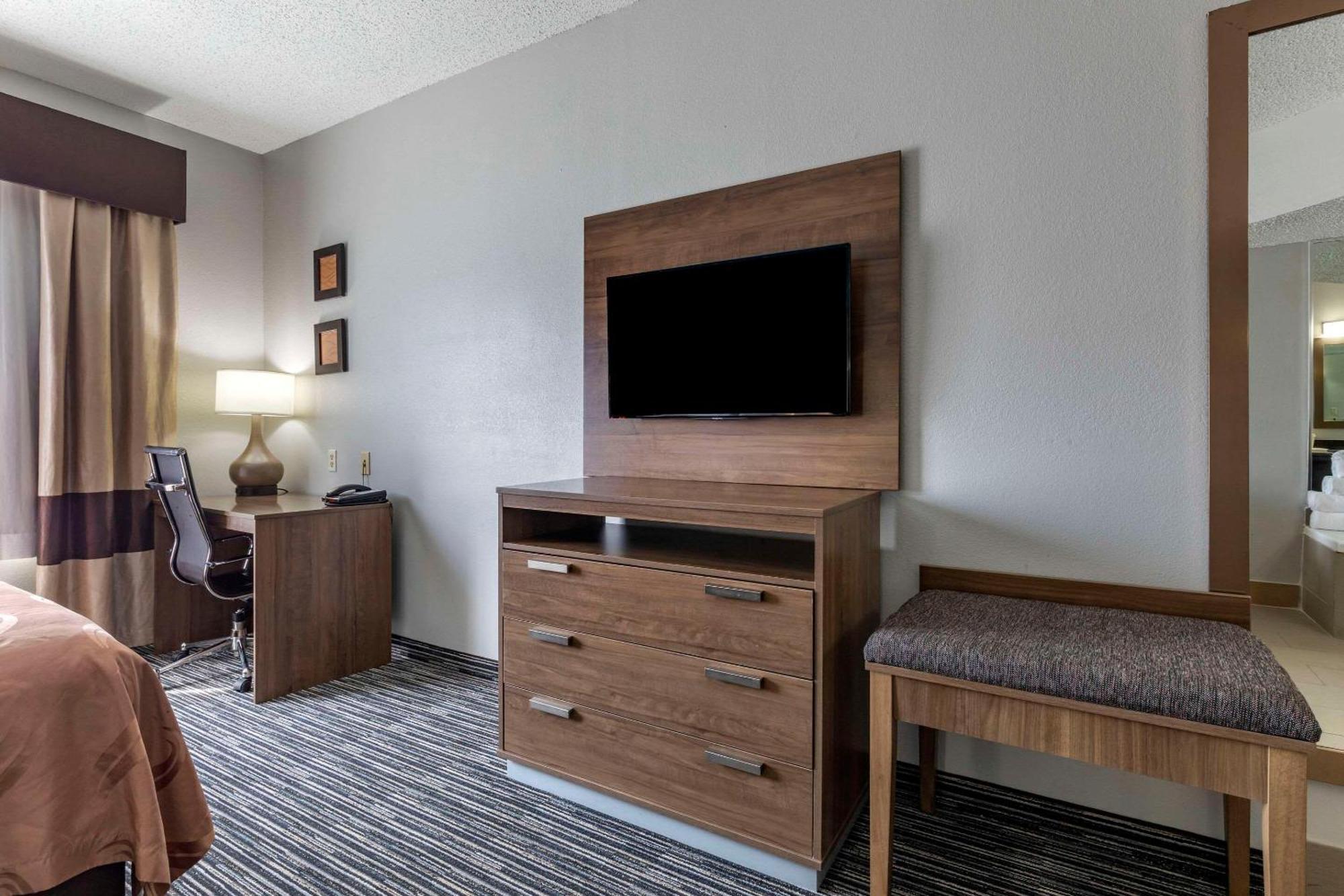 Queen Suite with Two Queen Beds - Non-Smoking