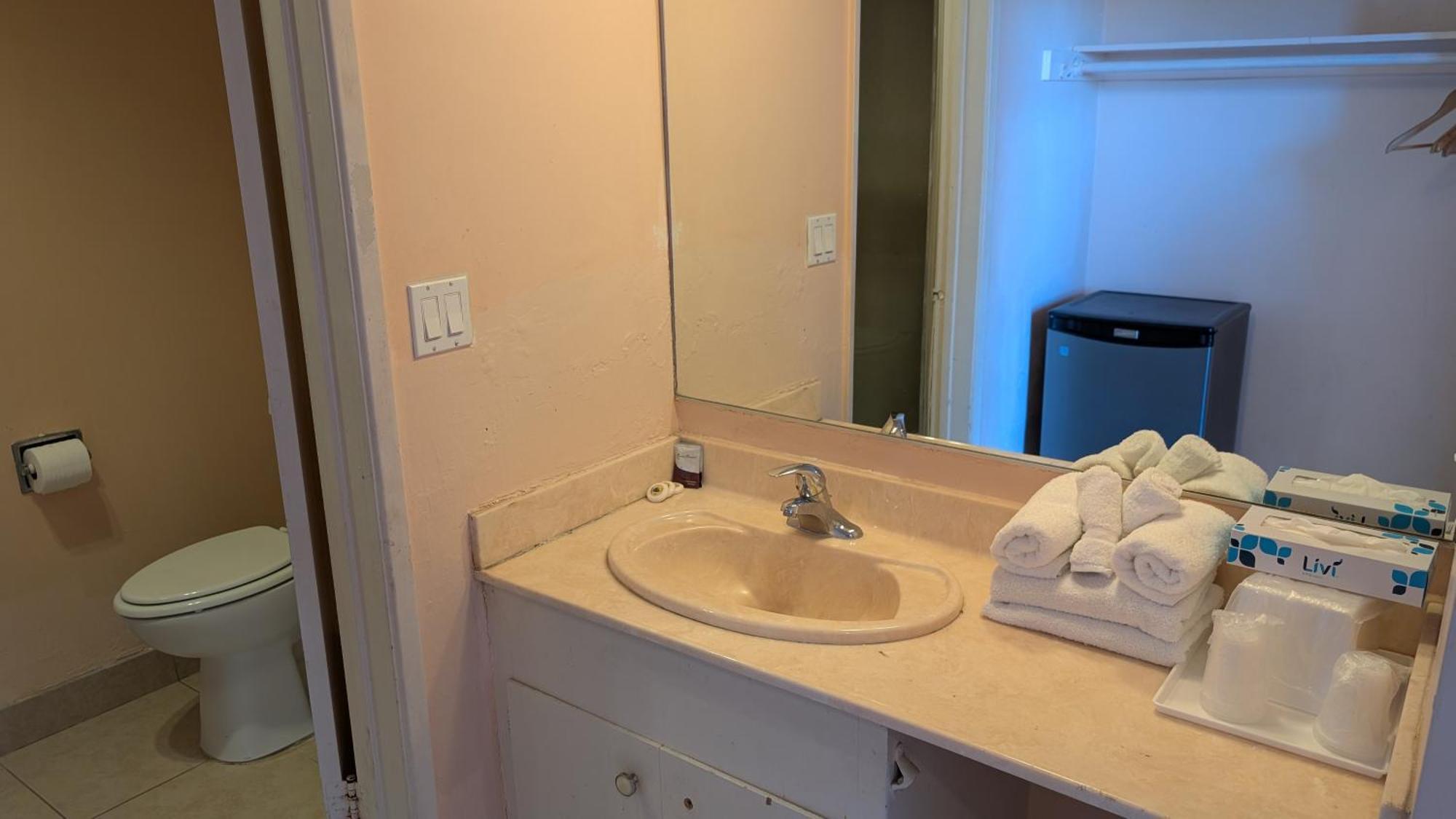 Deluxe Queen Room,1638477326:JPEG
