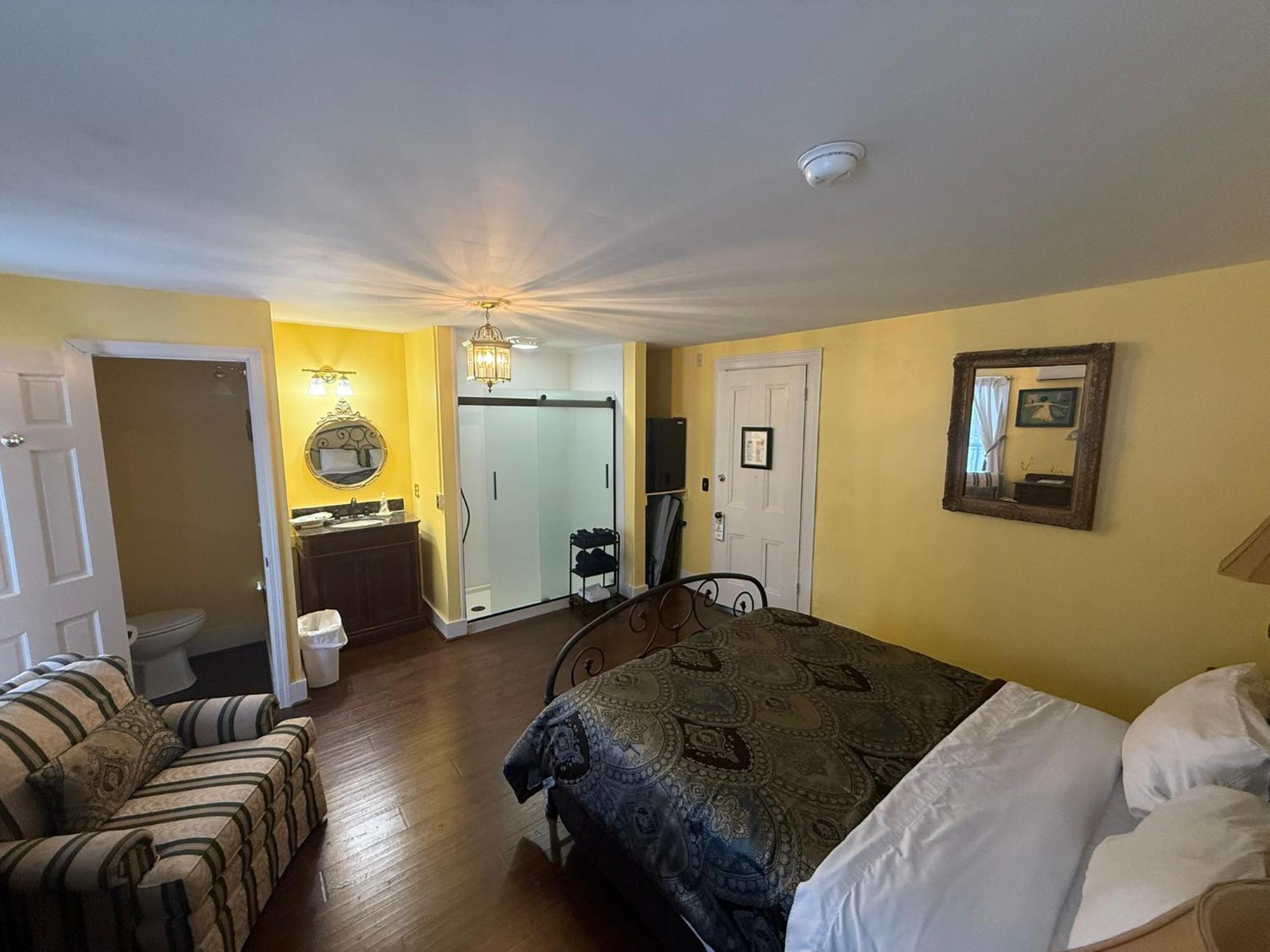 Queen Room