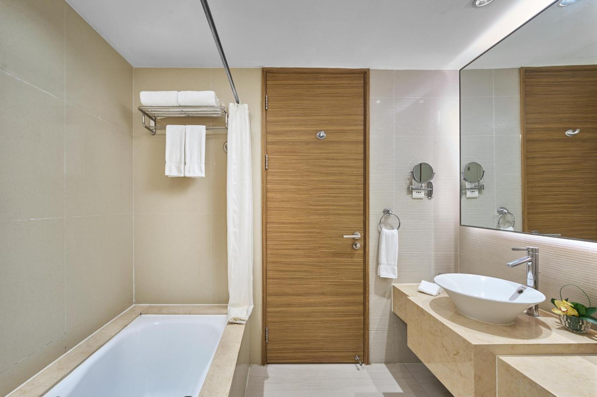 Superior Deluxe Interconnecting Twin Room