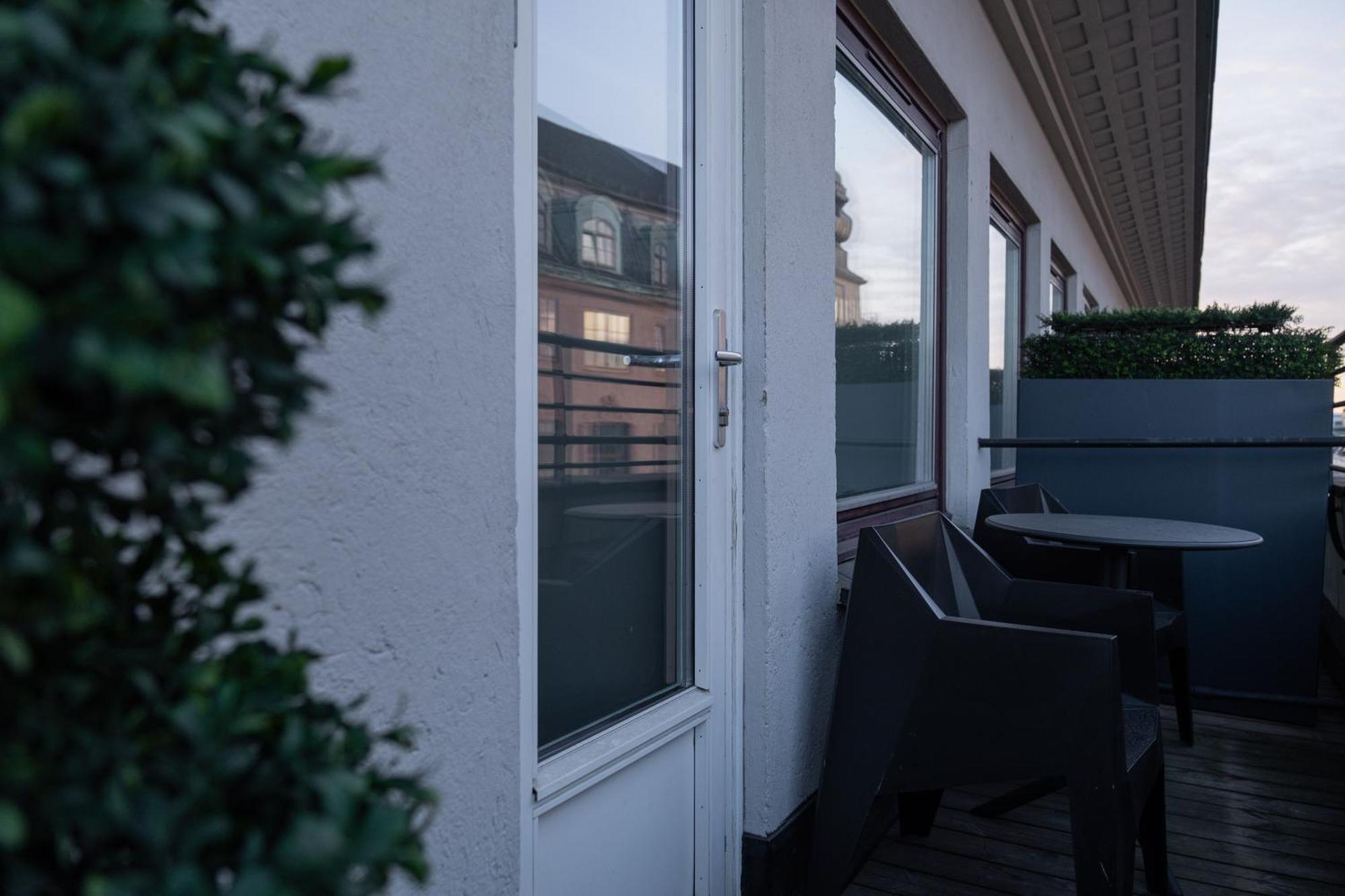Single Room with Balcony