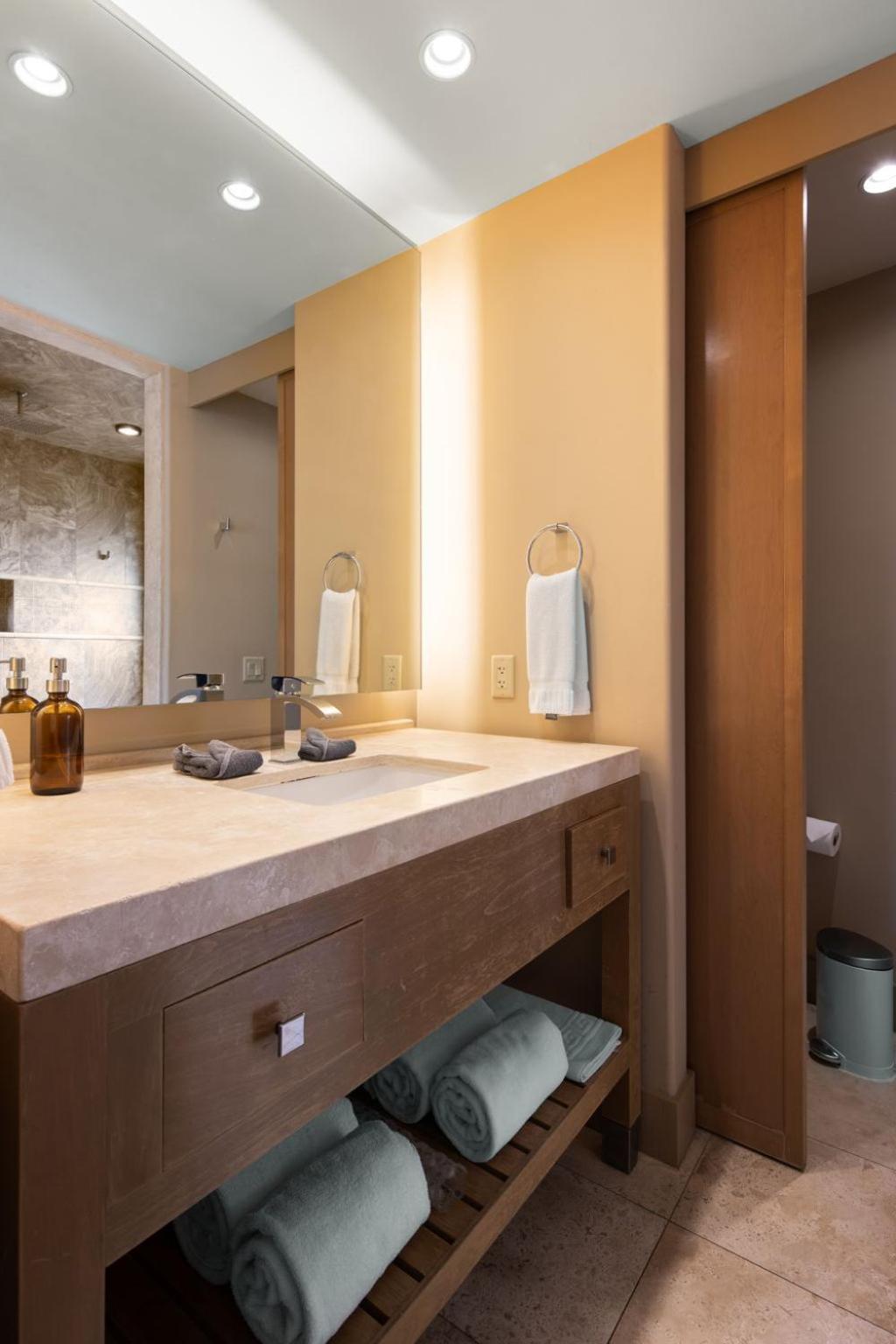 King Suite with Pool View,1639648282:JPEG