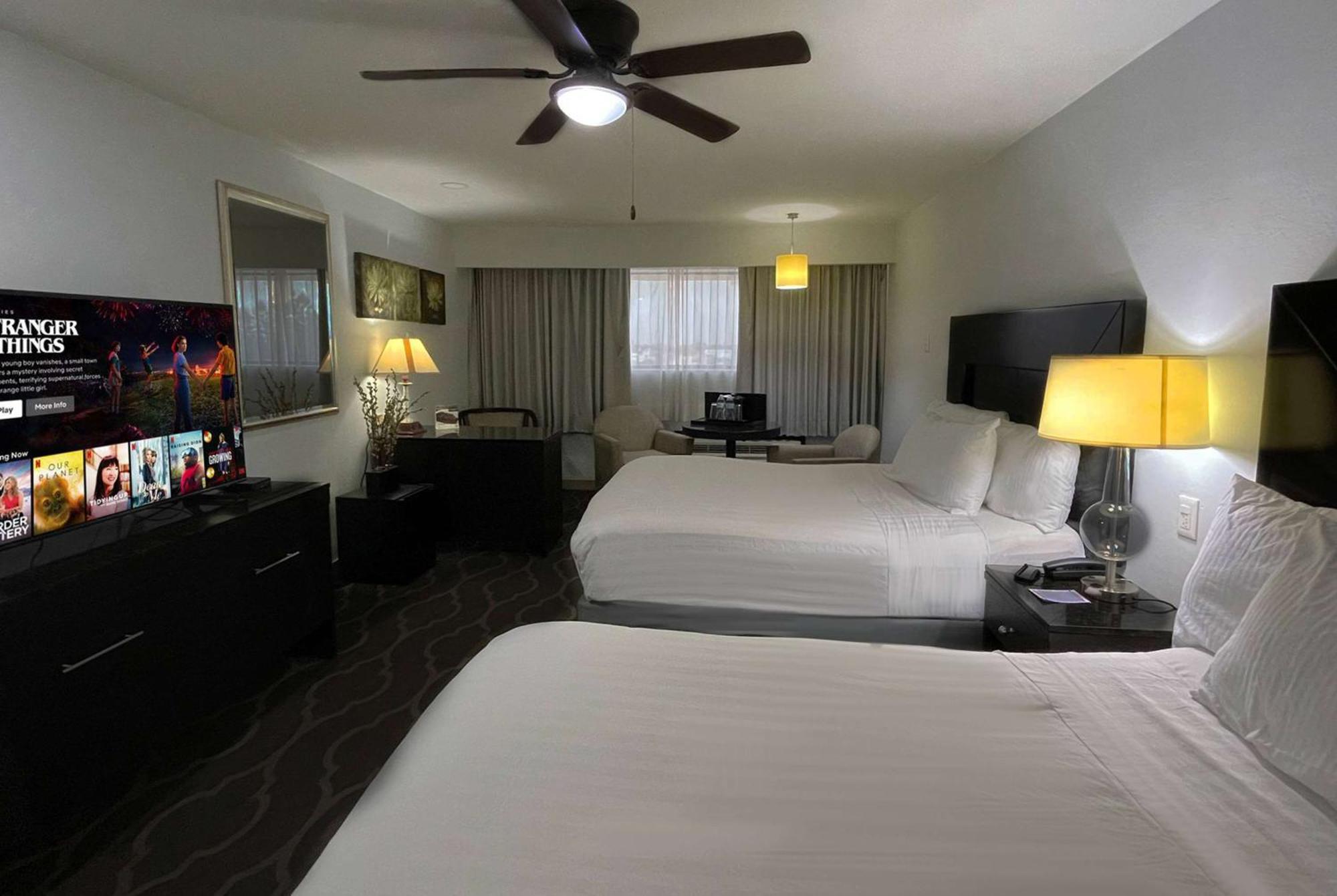 2 Queen Beds, Standard, Non-Smoking