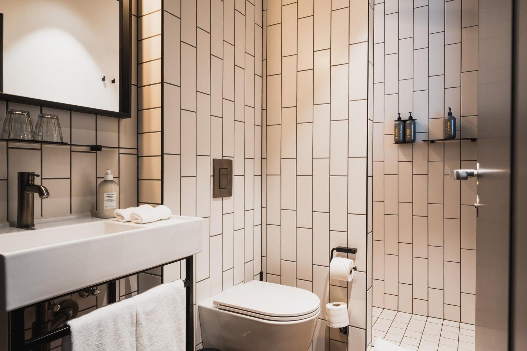 Urban Double,1642976197:JPEG