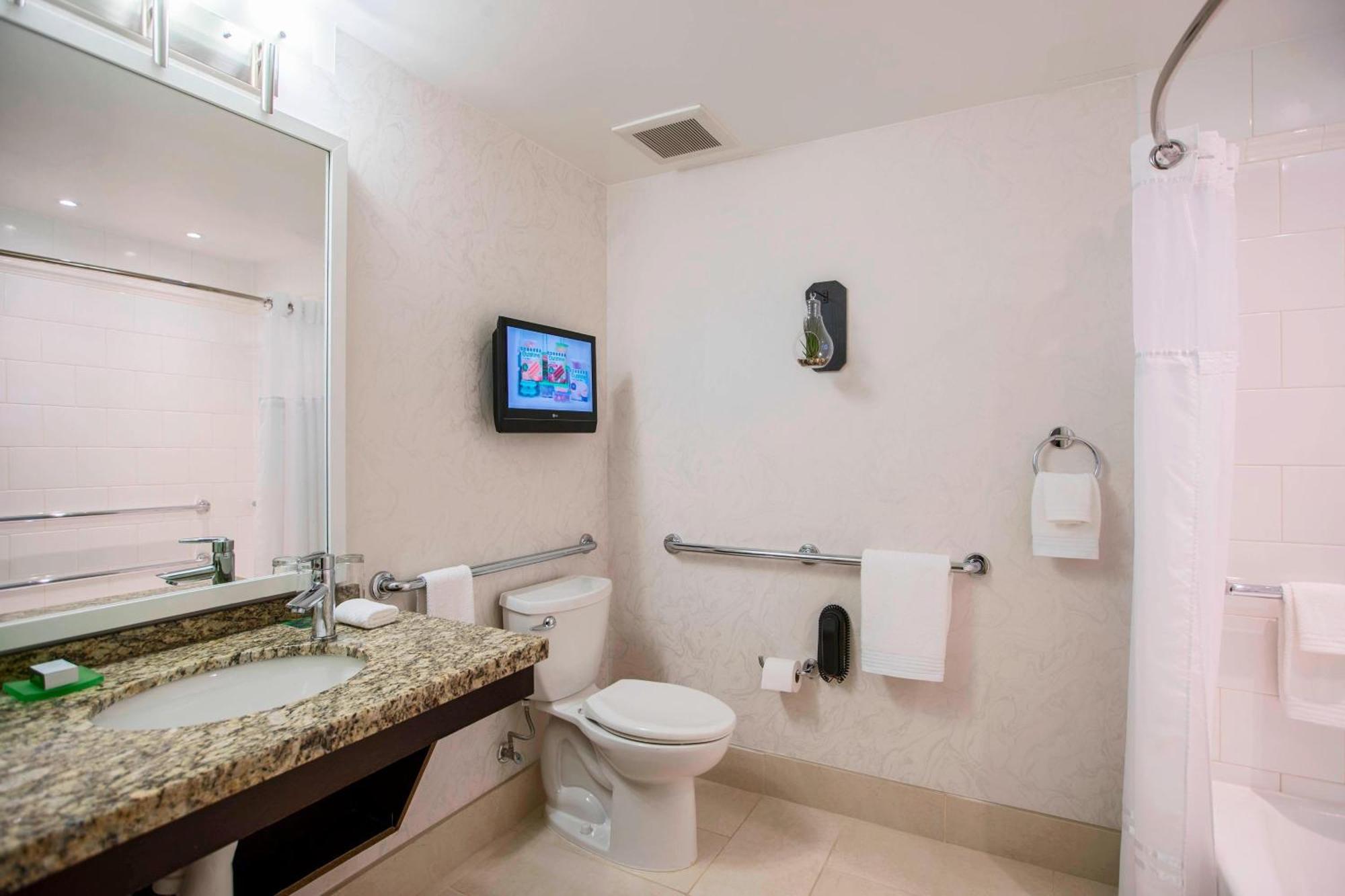 Queen Room with Two Queen Beds,1643154020:JPEG