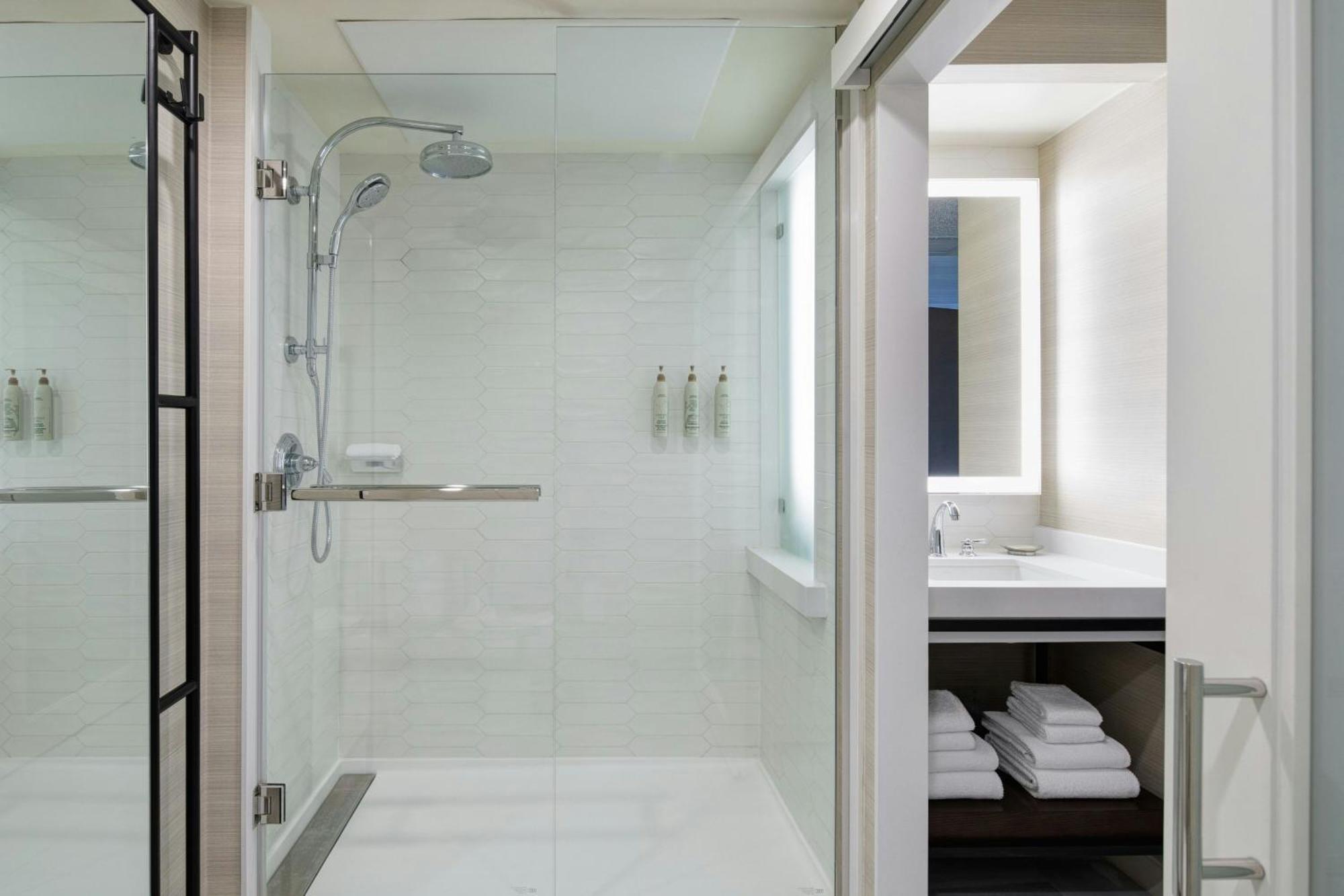 King Room,1643158009:JPEG