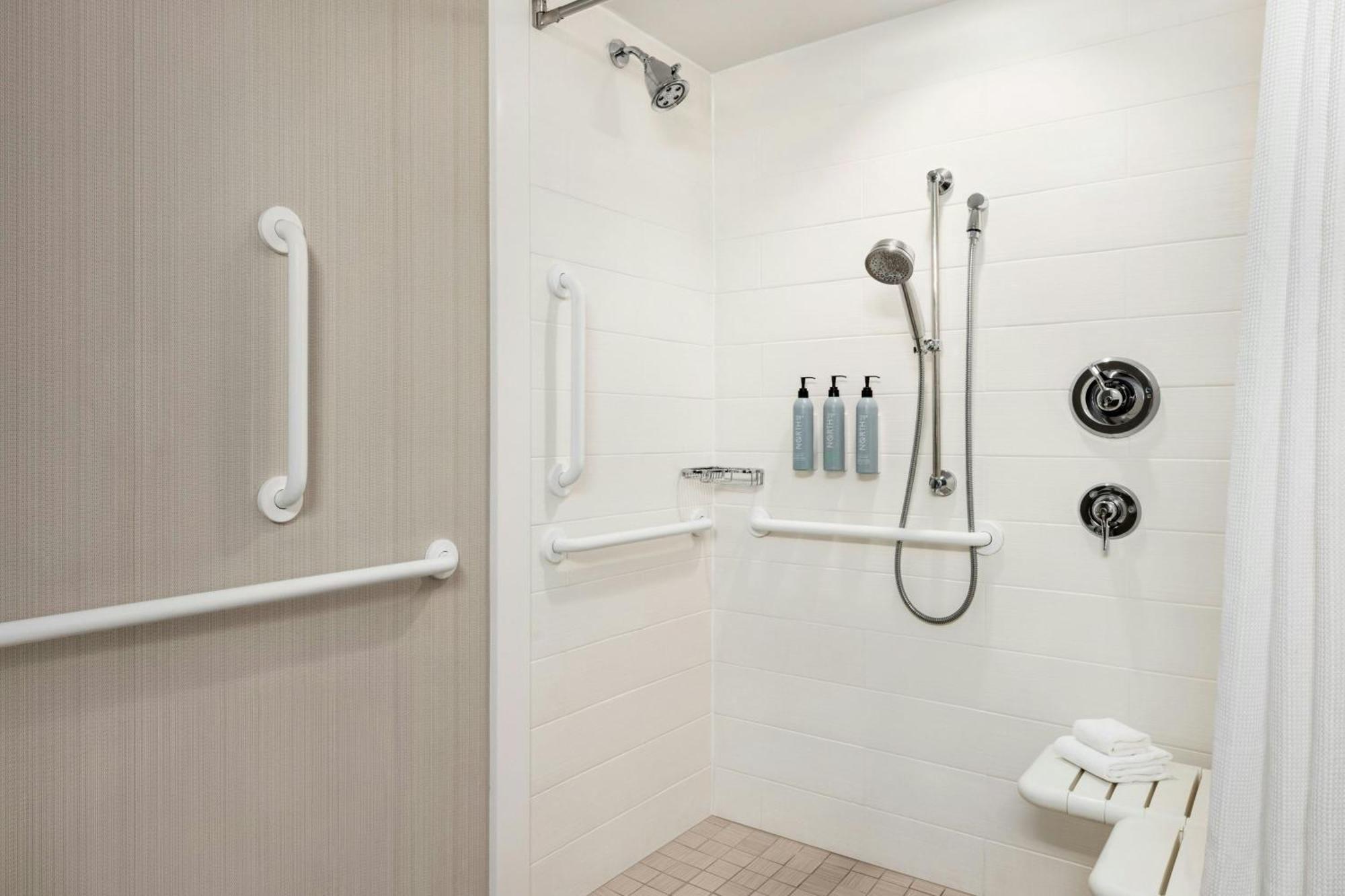 King Room with Roll-In Shower - Mobility Access/Hearing Accessible