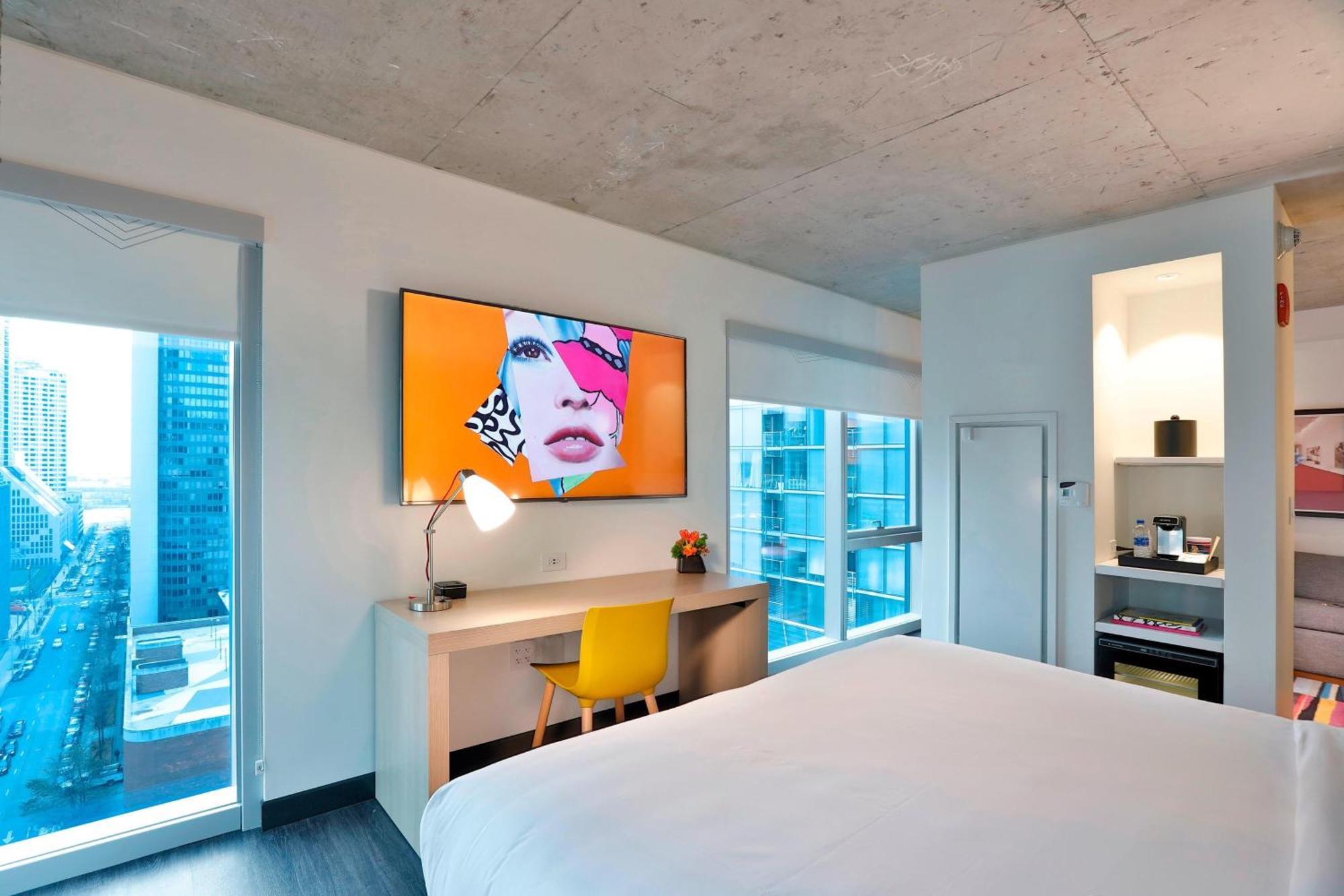 1 Bedroom Suite, 1 King, City view