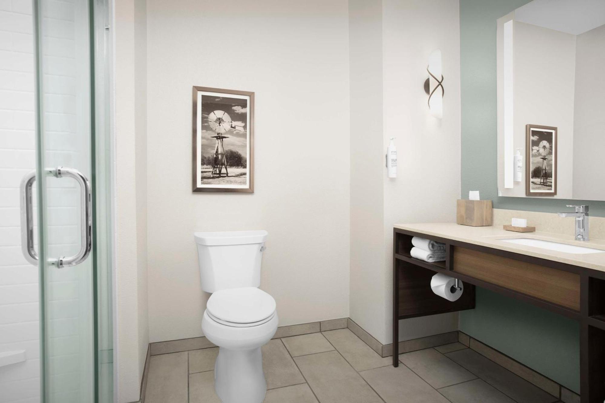 King Room,1643763586:JPEG