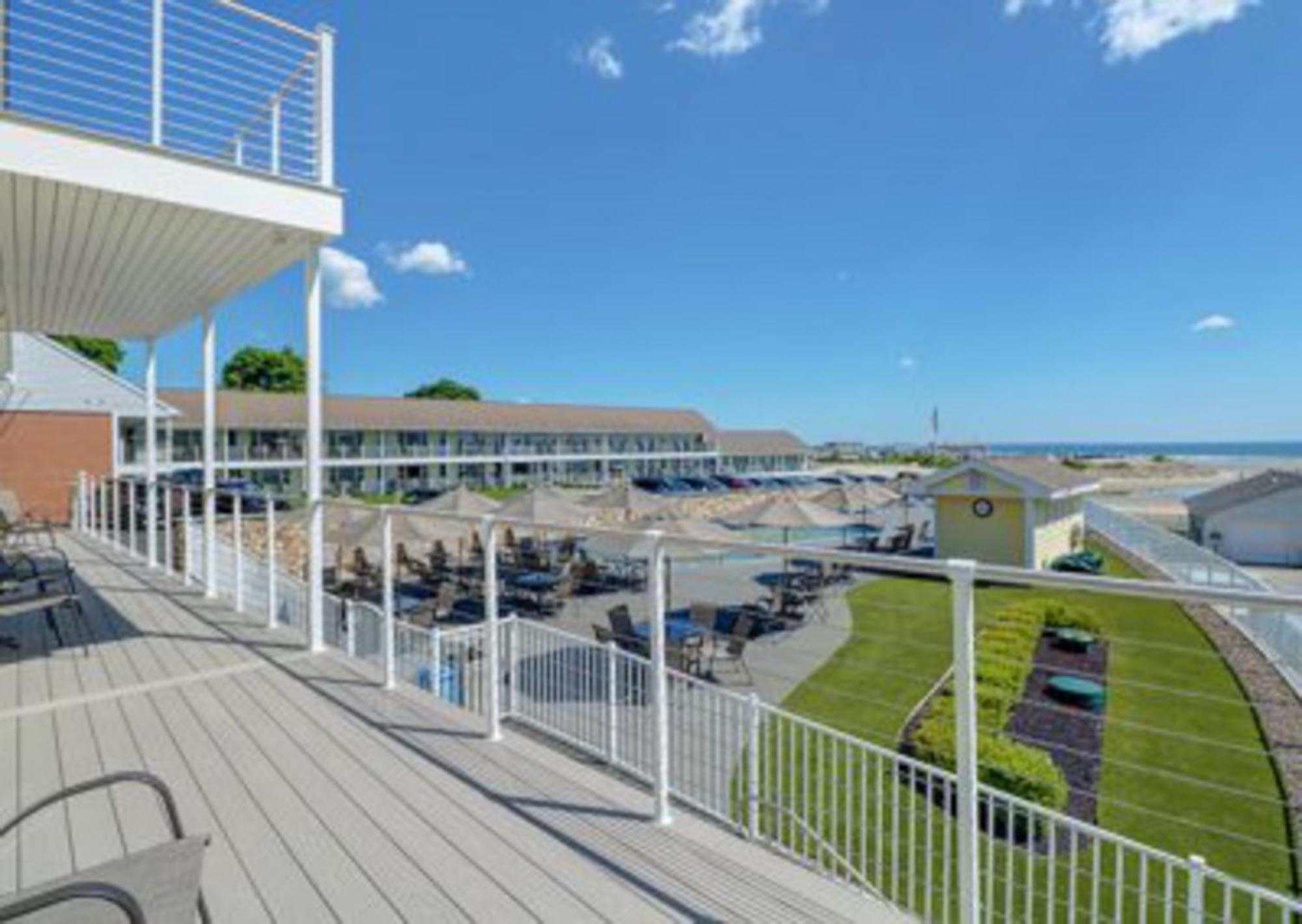 Ocean view. King bed, plus a bunk room with trundle bed. Poolside Building.