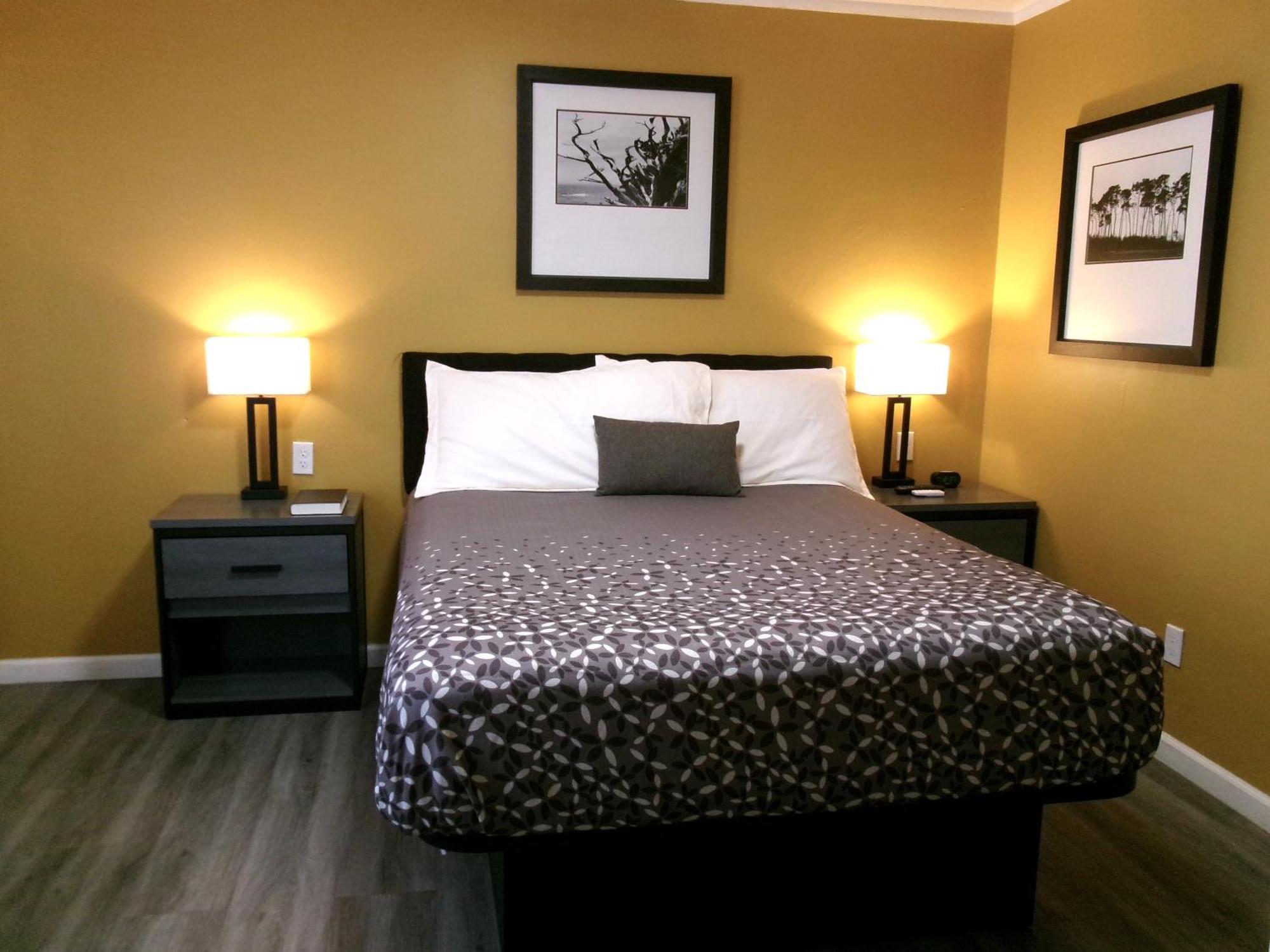 Executive Suite,1644406714:JPEG