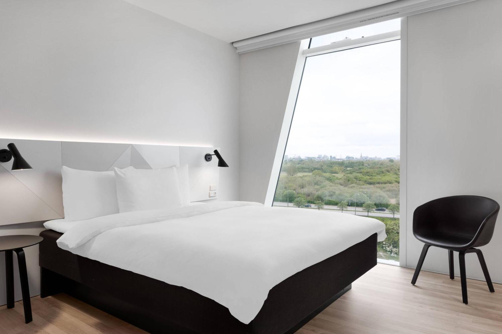 Deluxe Queen, Larger Guest room, 1 Queen