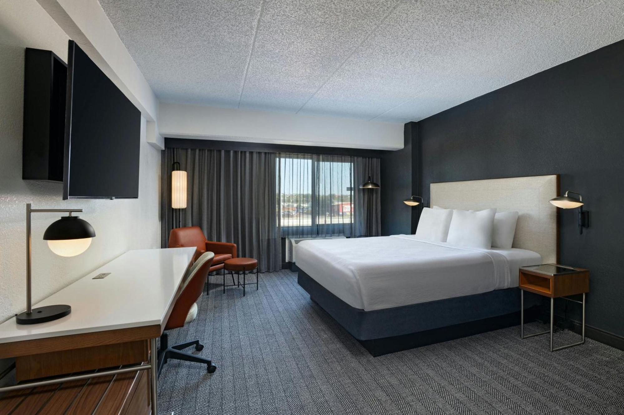 One-Bedroom Presidential King Suite with Sofa Bed