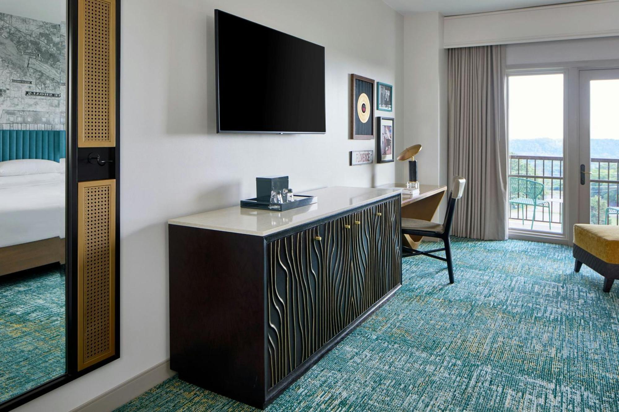 King Room with Balcony and Pool View,1645659951:JPEG