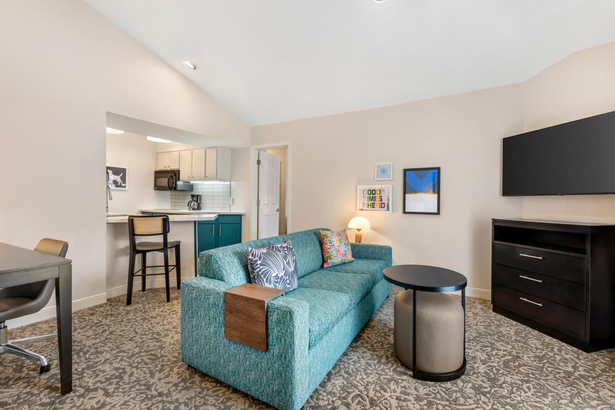 One-Bedroom King Suite