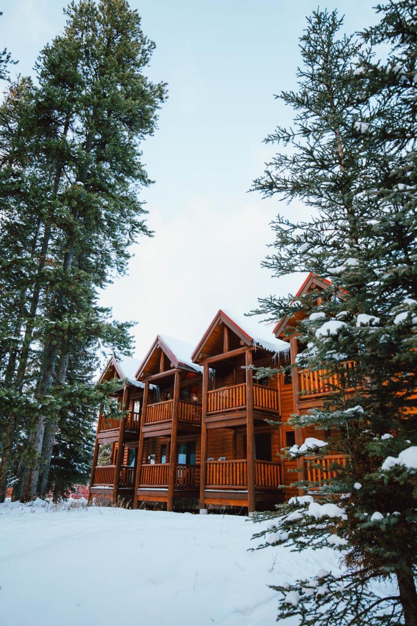 Jacuzzi Suite (Lodge Building)