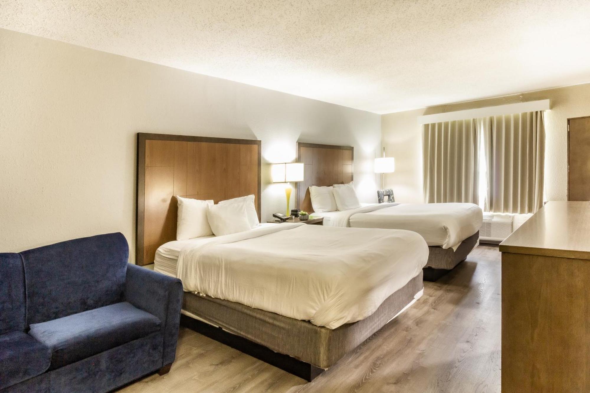 Deluxe Queen Room with Two Queen Beds - Non-Smoking