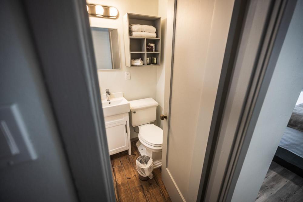 King Room,1646370229:JPEG