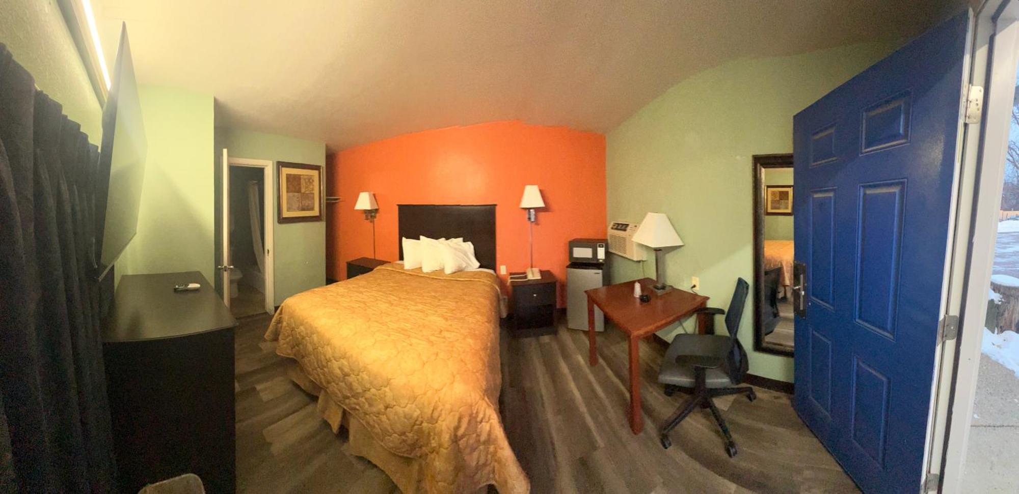 Standard Queen Room