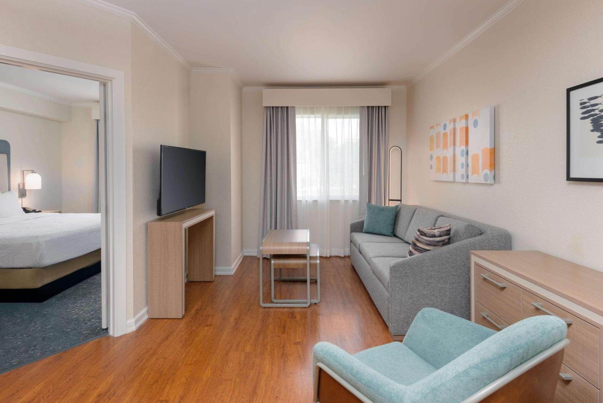 One-Bedroom King Suite - Non-Smoking,1646901827:JPEG