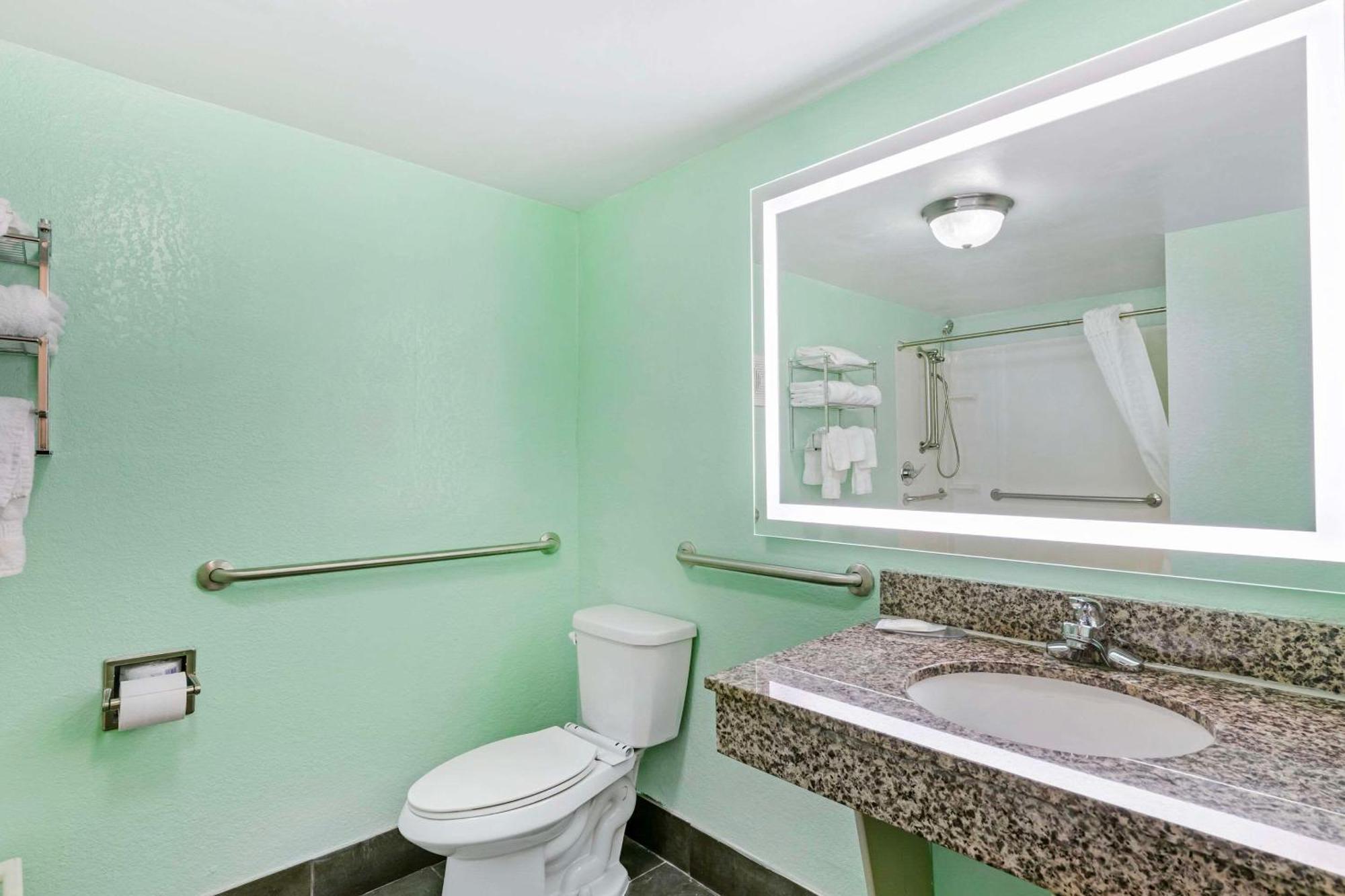 Large King Suite with Sofa bed - Non Smoking,1651174809:JPEG