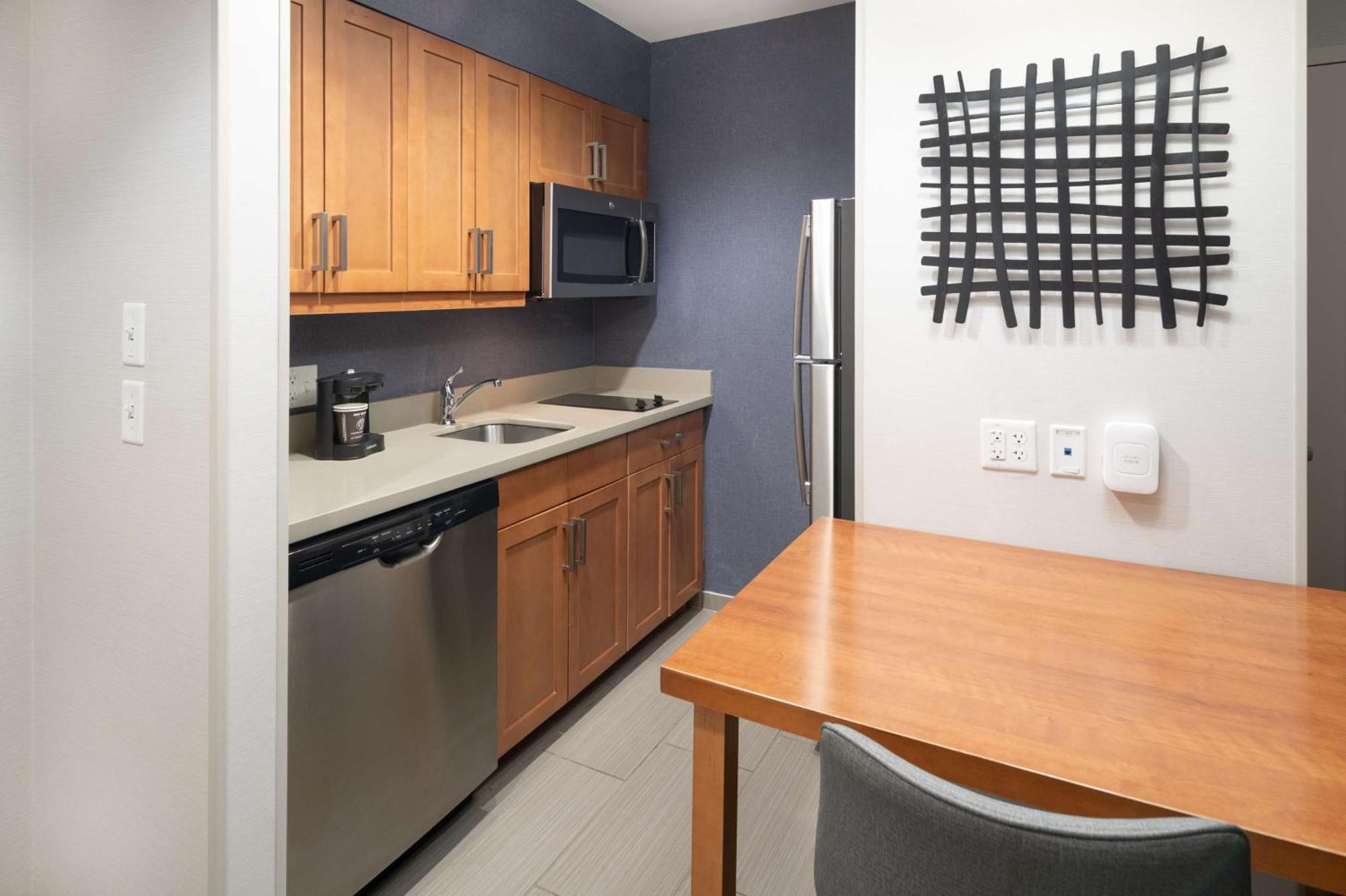 One-Bedroom King Suite