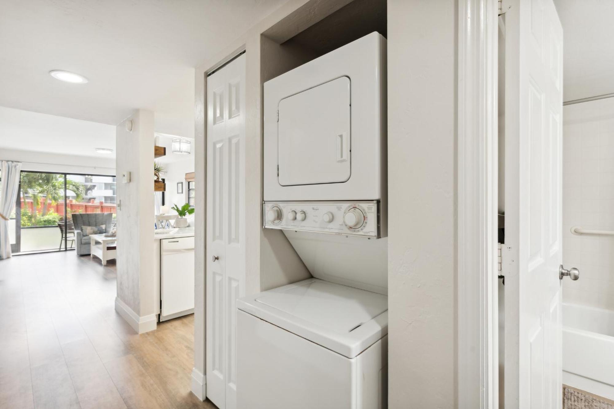 Deluxe Two-Bedroom Apartment with Garden View,1648893375:JPEG