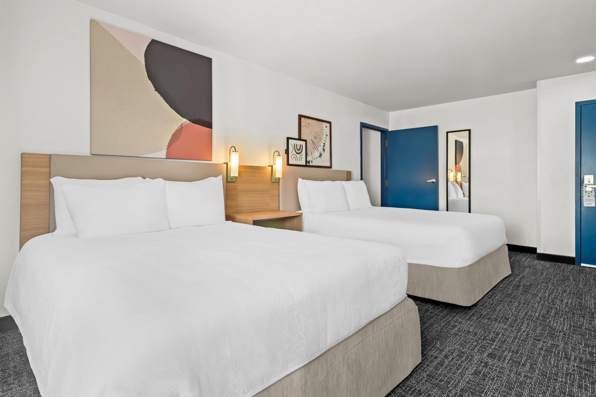 Queen Room with Two Queen Beds - Hearing Access