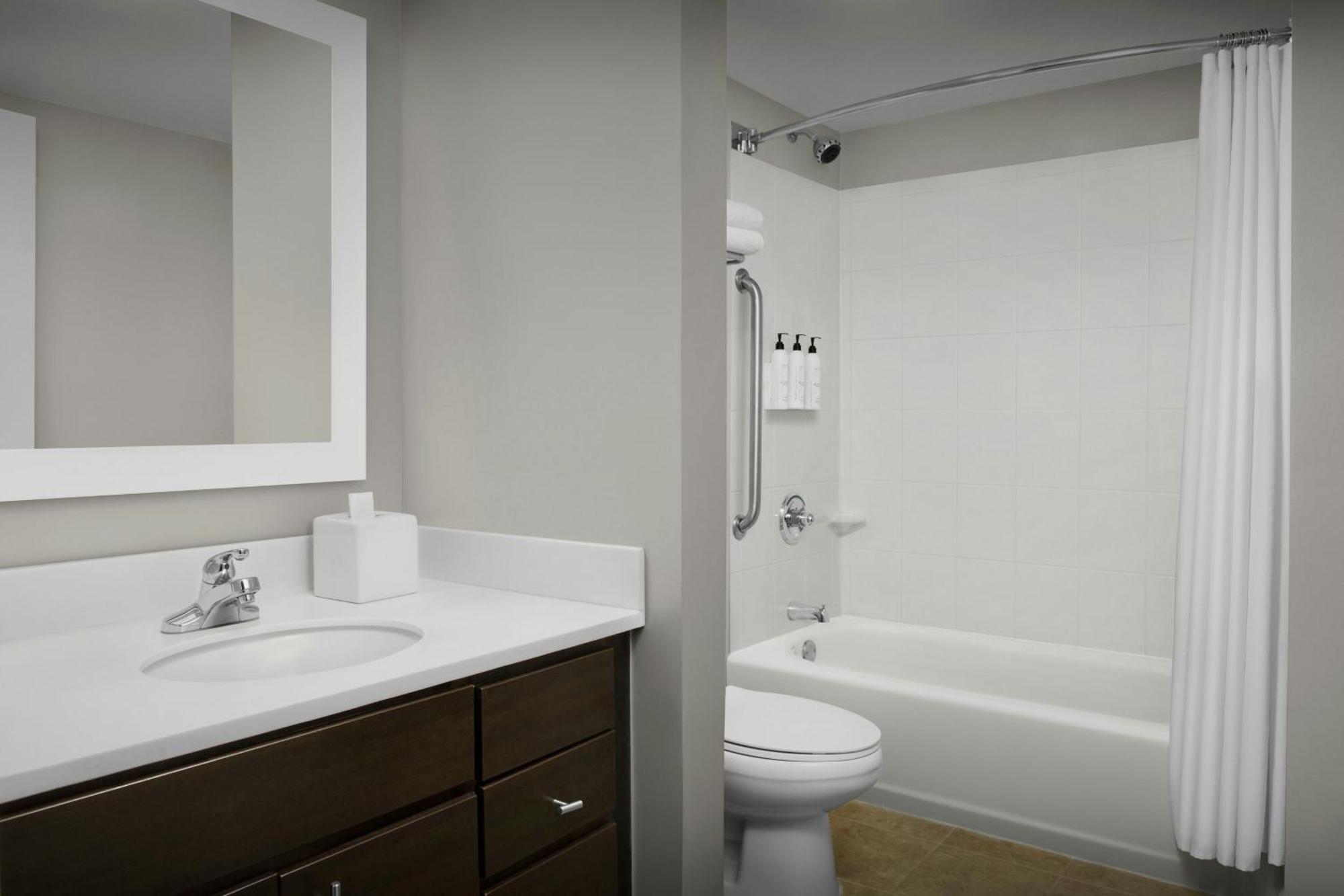 Two-Bedroom Suite,1651173627:JPEG