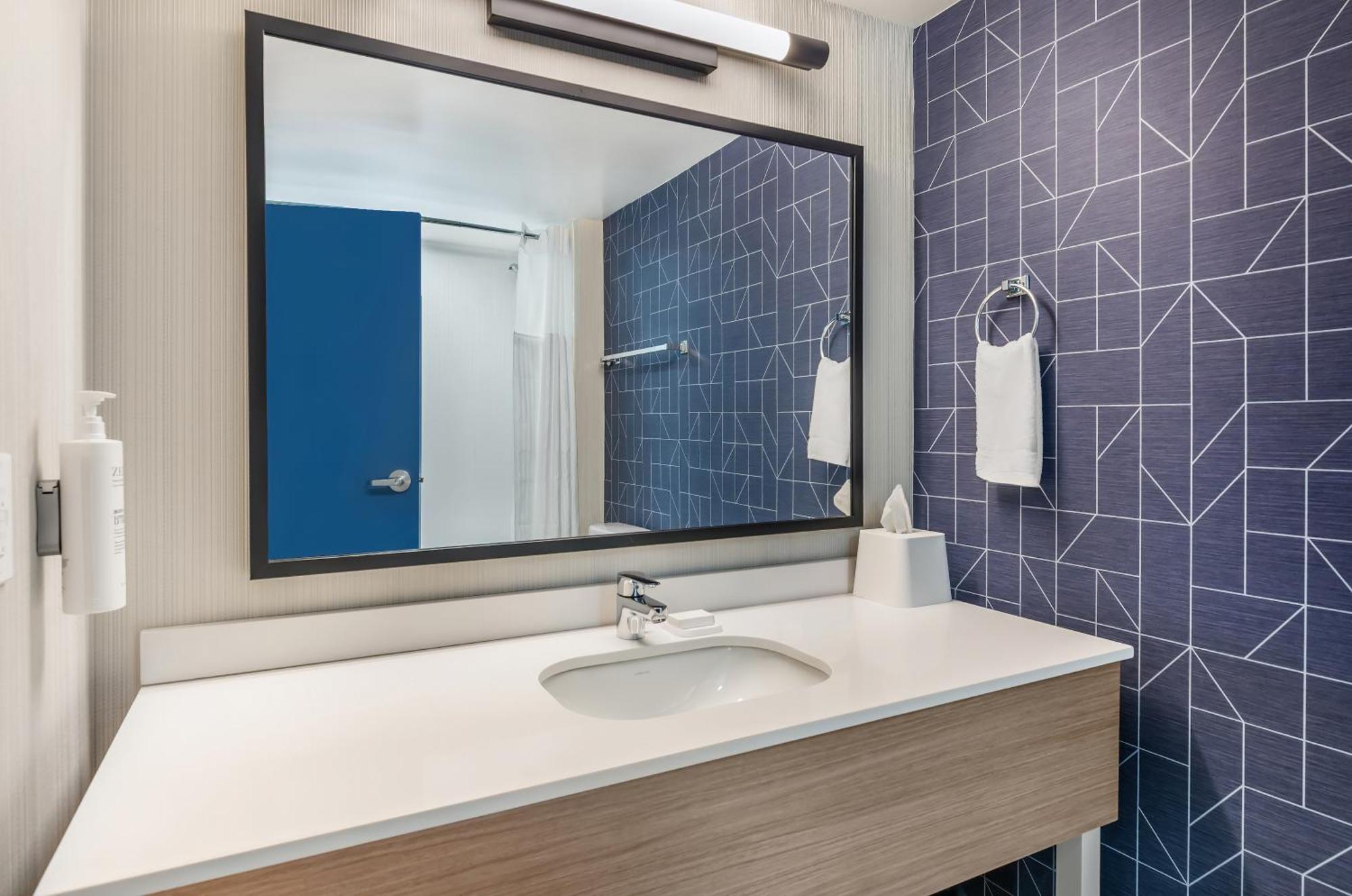 King Room - Hearing Access,1651173690:JPEG