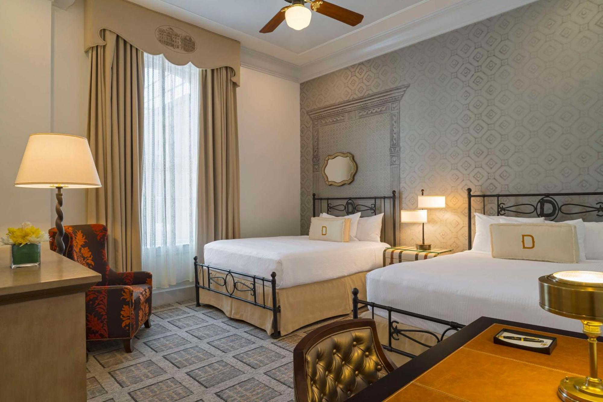 Queen Room with Two Queen Beds and City View,1651729946:JPEG