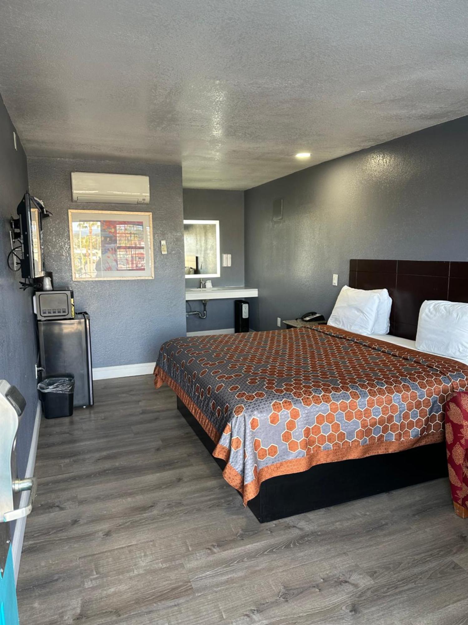 King Room with Sofa Bed