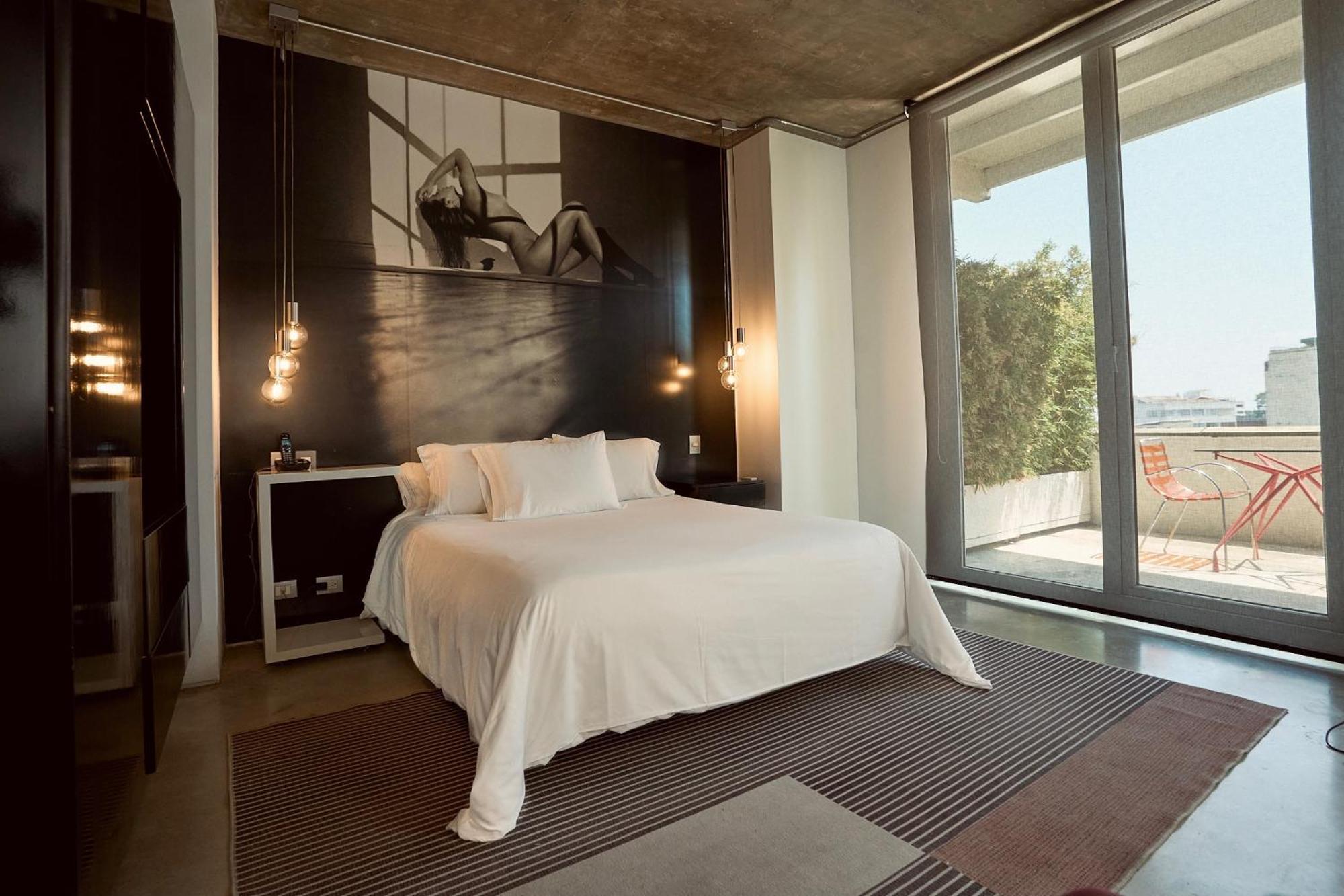 Executive Suite,1652755765:JPEG