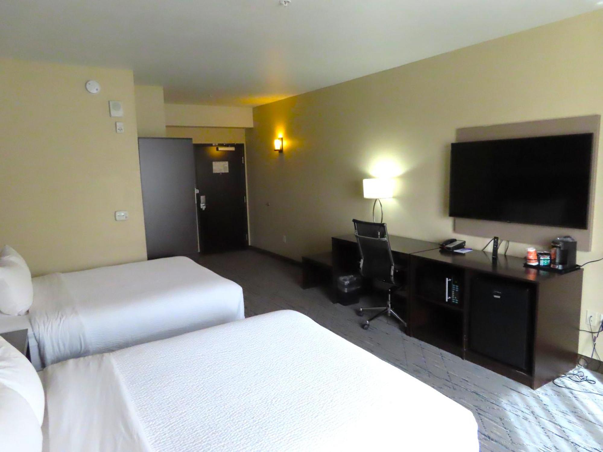 Suite with Two Queen Beds - Accessible/Non-Smoking