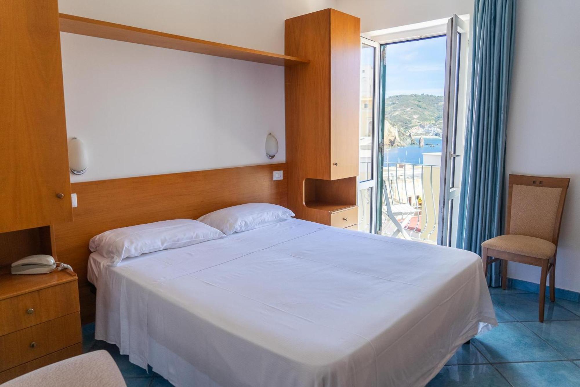 Double or Twin Room with Harbour View,1652794532:JPEG