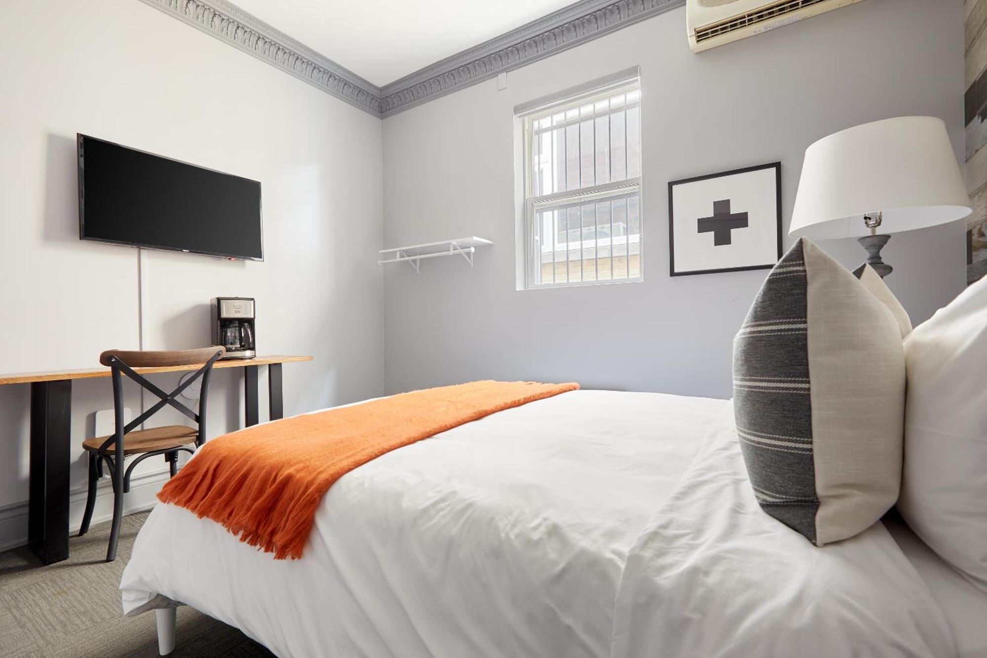 Deluxe Double Room,1654225433:JPEG