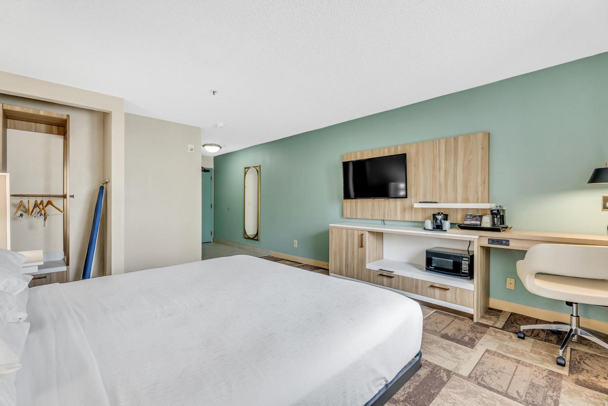 King Room - Accessible/Non-Smoking